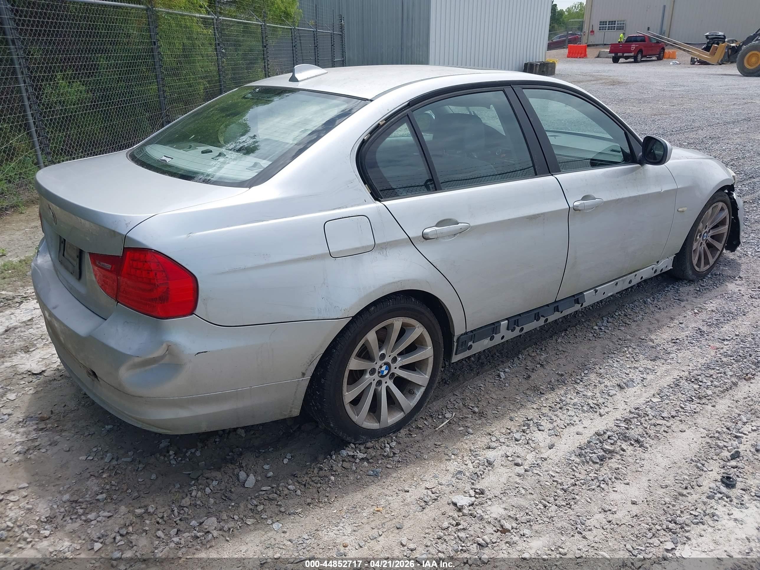 BMW 328I image 4