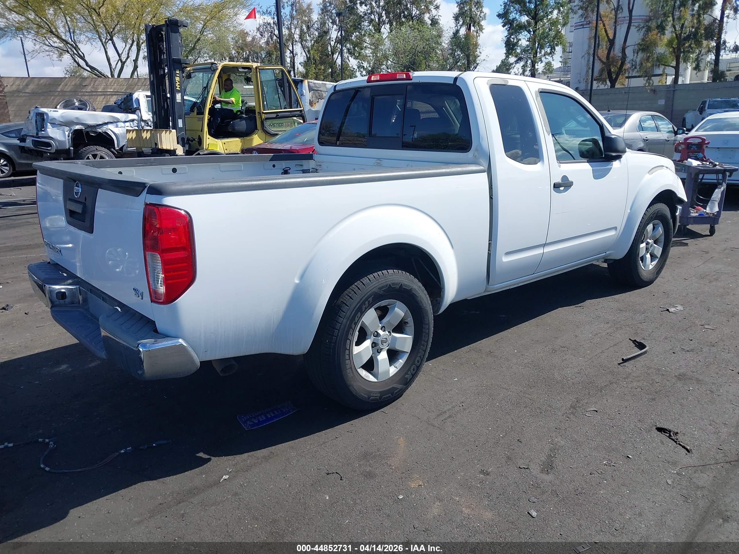 NISSAN FRONTIER image 4