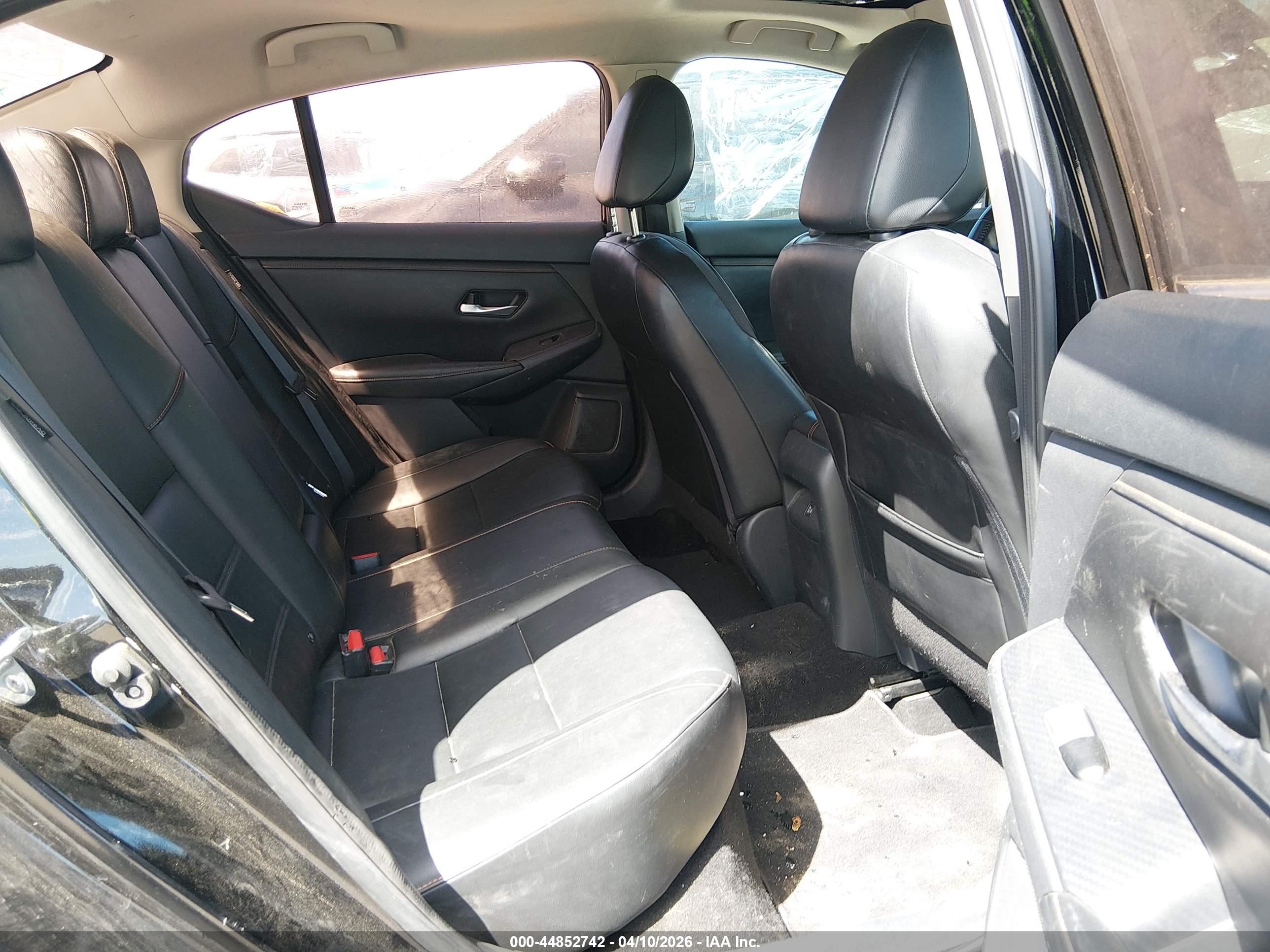 NISSAN SENTRA image 8