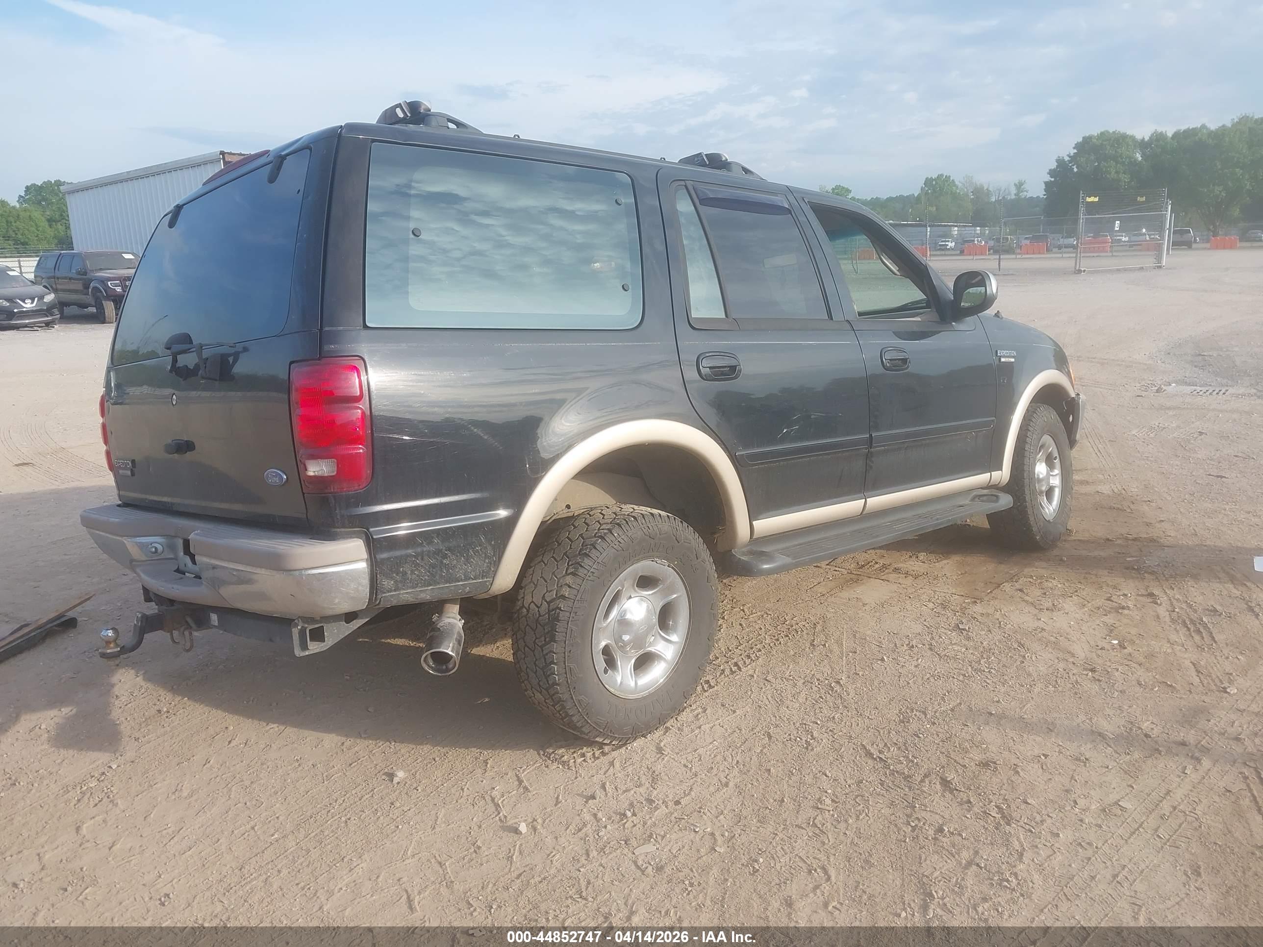 FORD EXPEDITION image 4