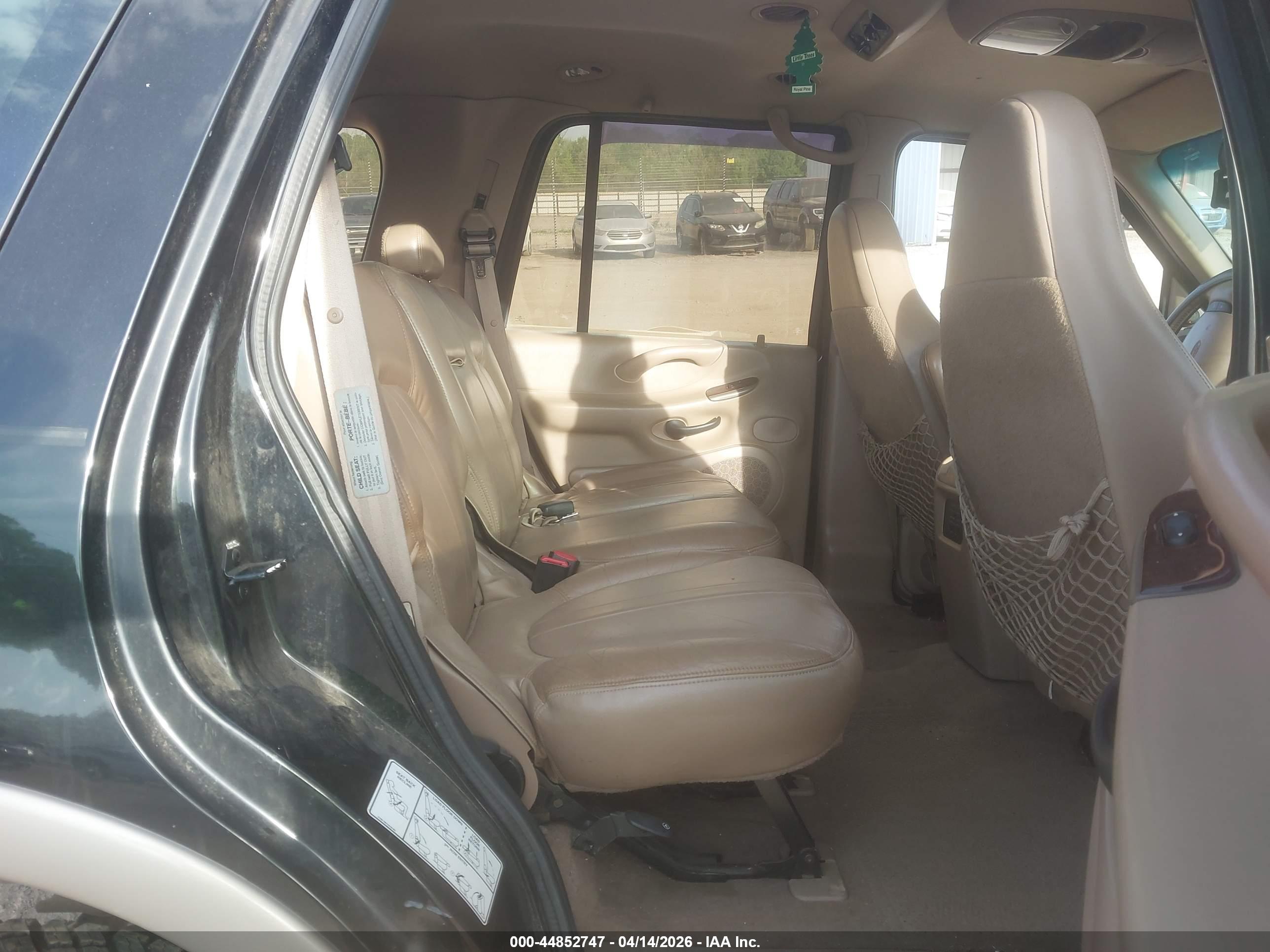 FORD EXPEDITION image 8
