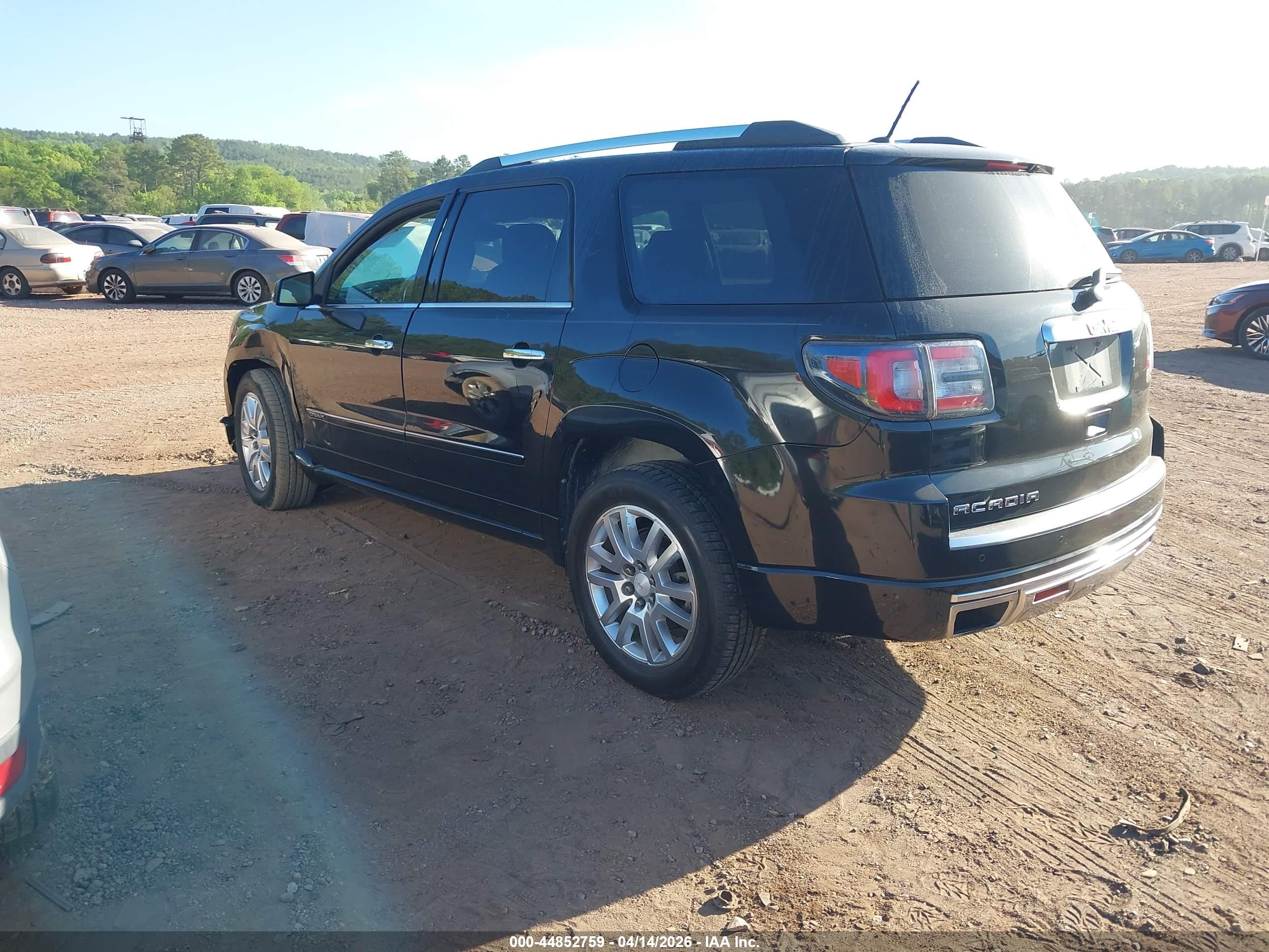 GMC ACADIA image 3