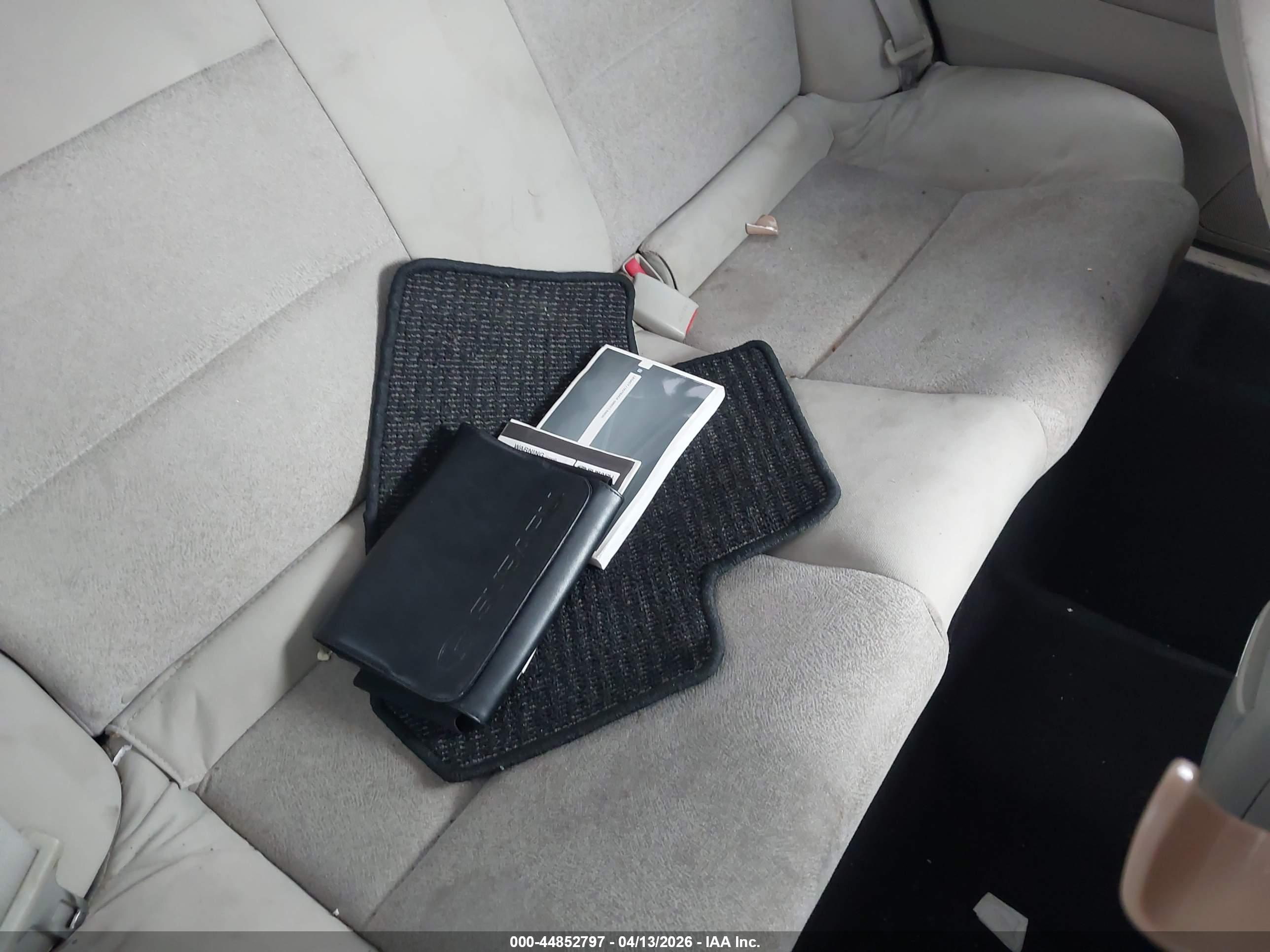 SUBARU OUTBACK image 8