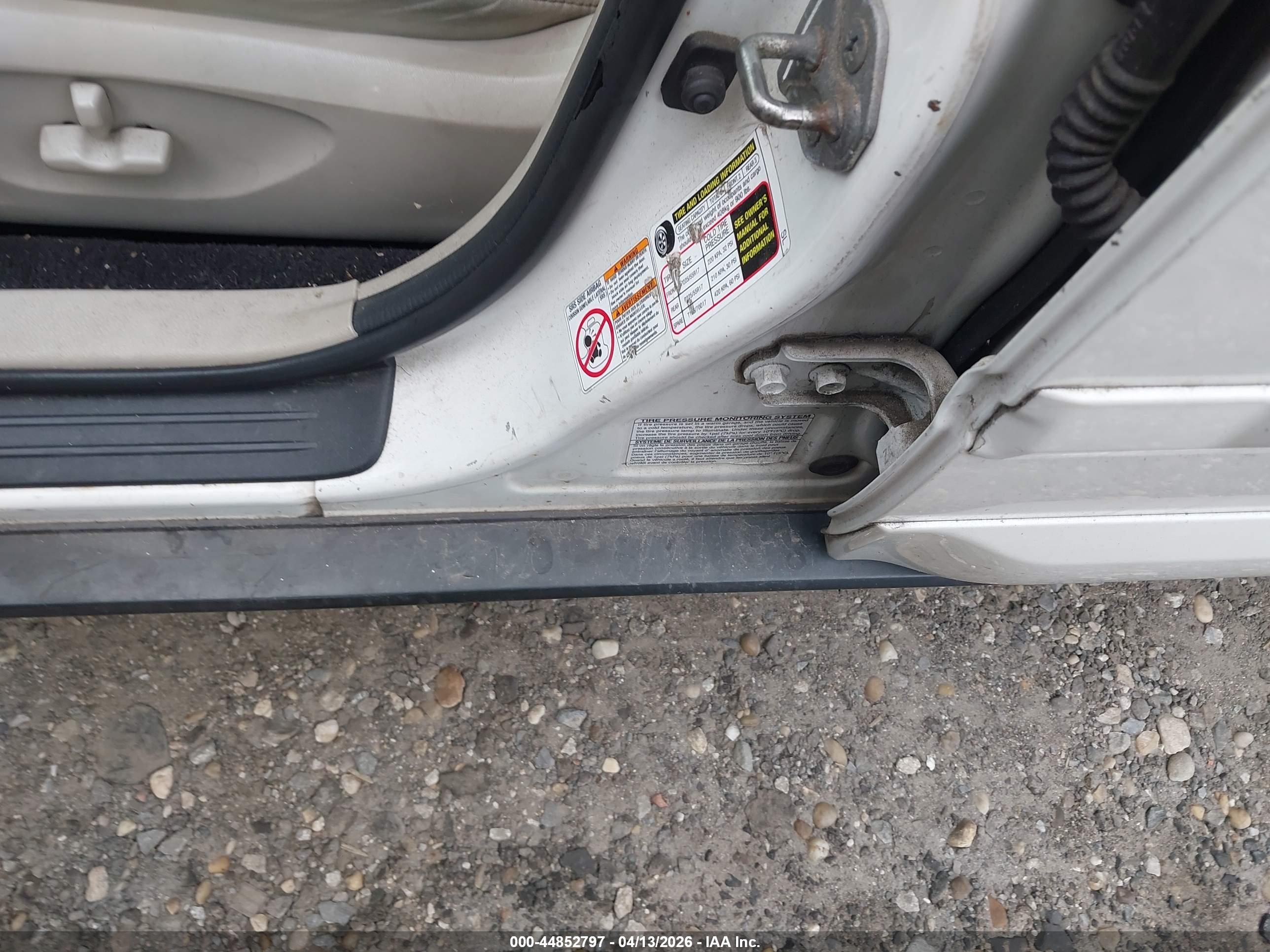 SUBARU OUTBACK image 9