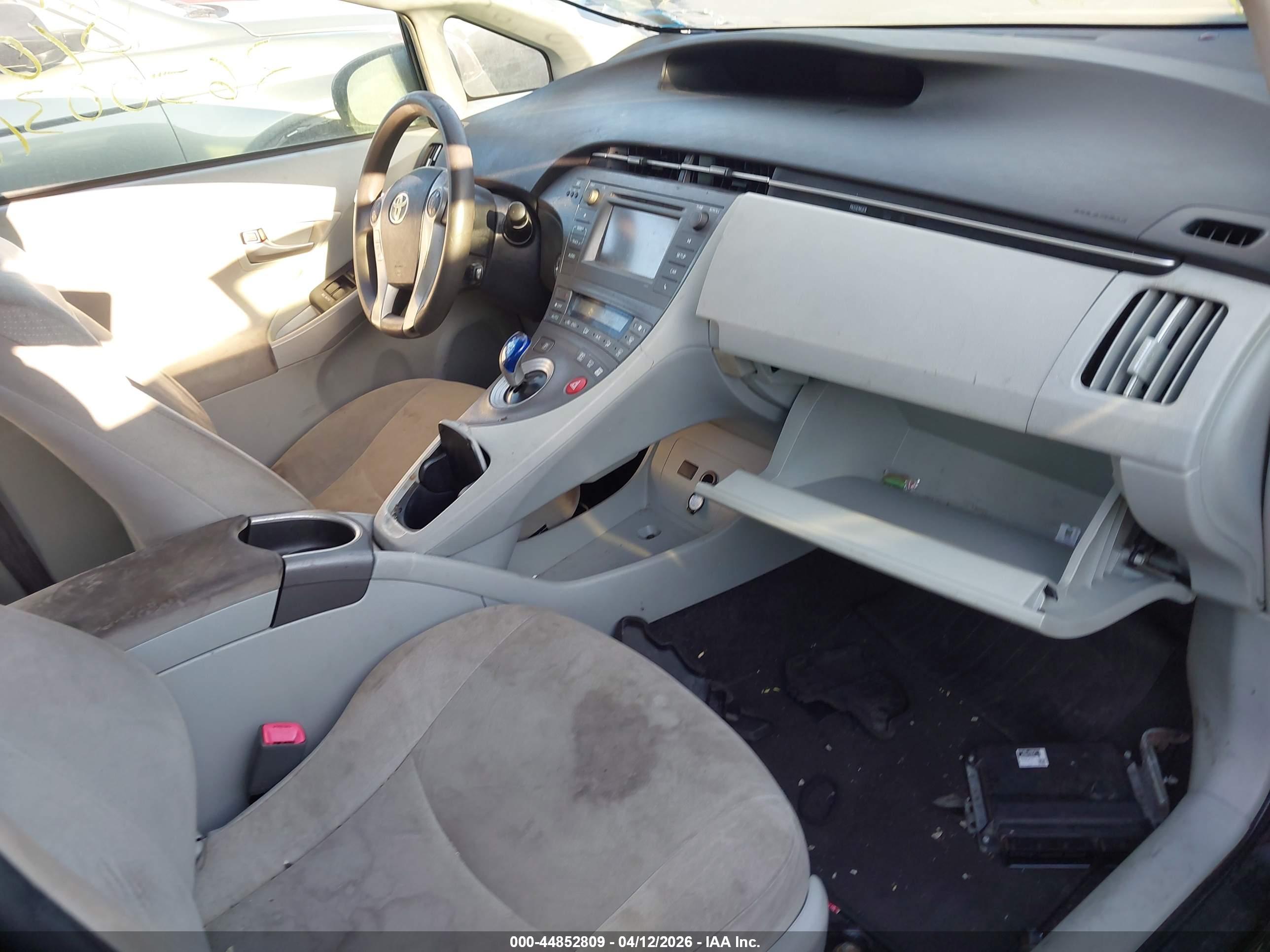 TOYOTA PRIUS image 5