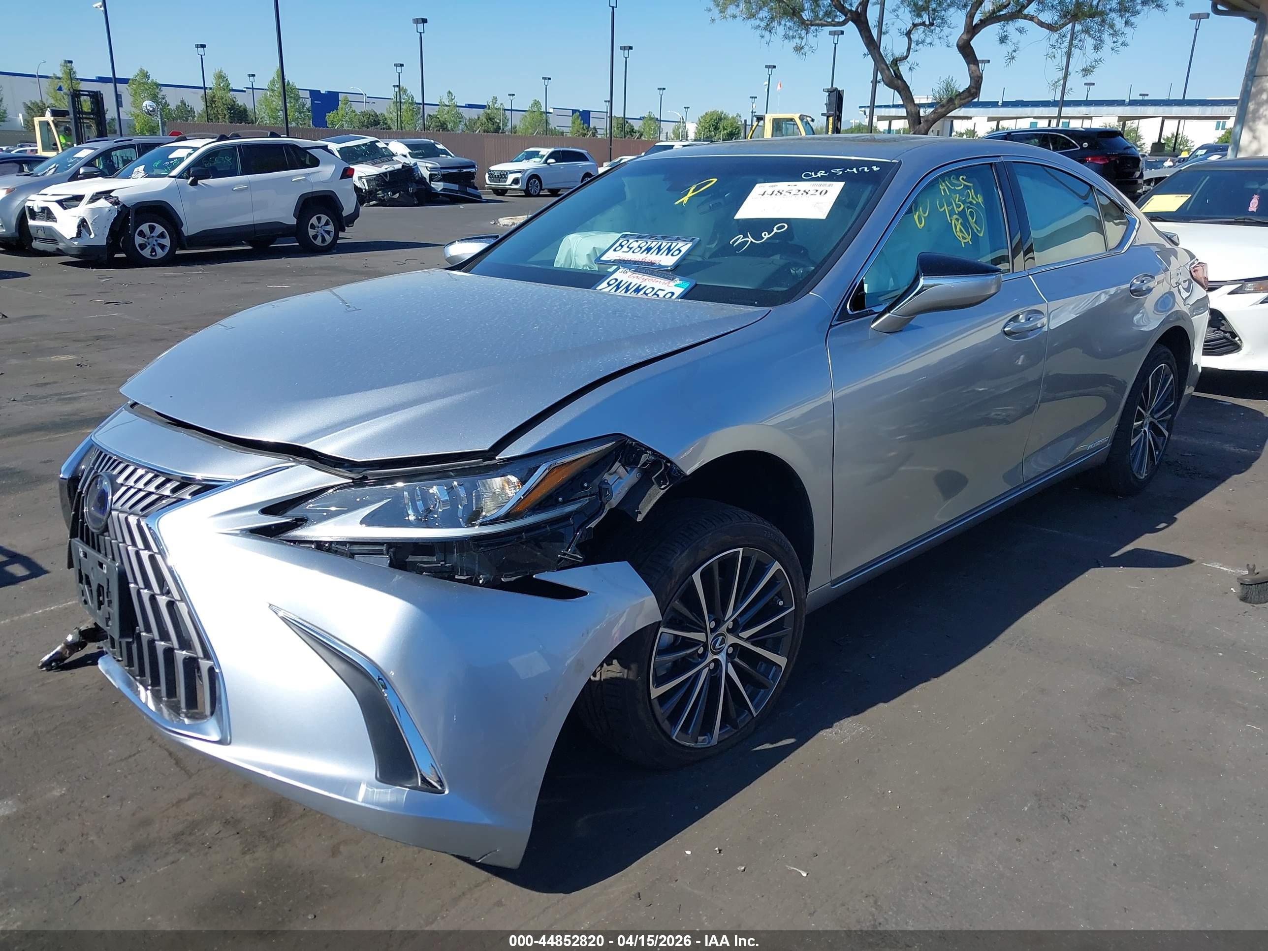 LEXUS ES image 2