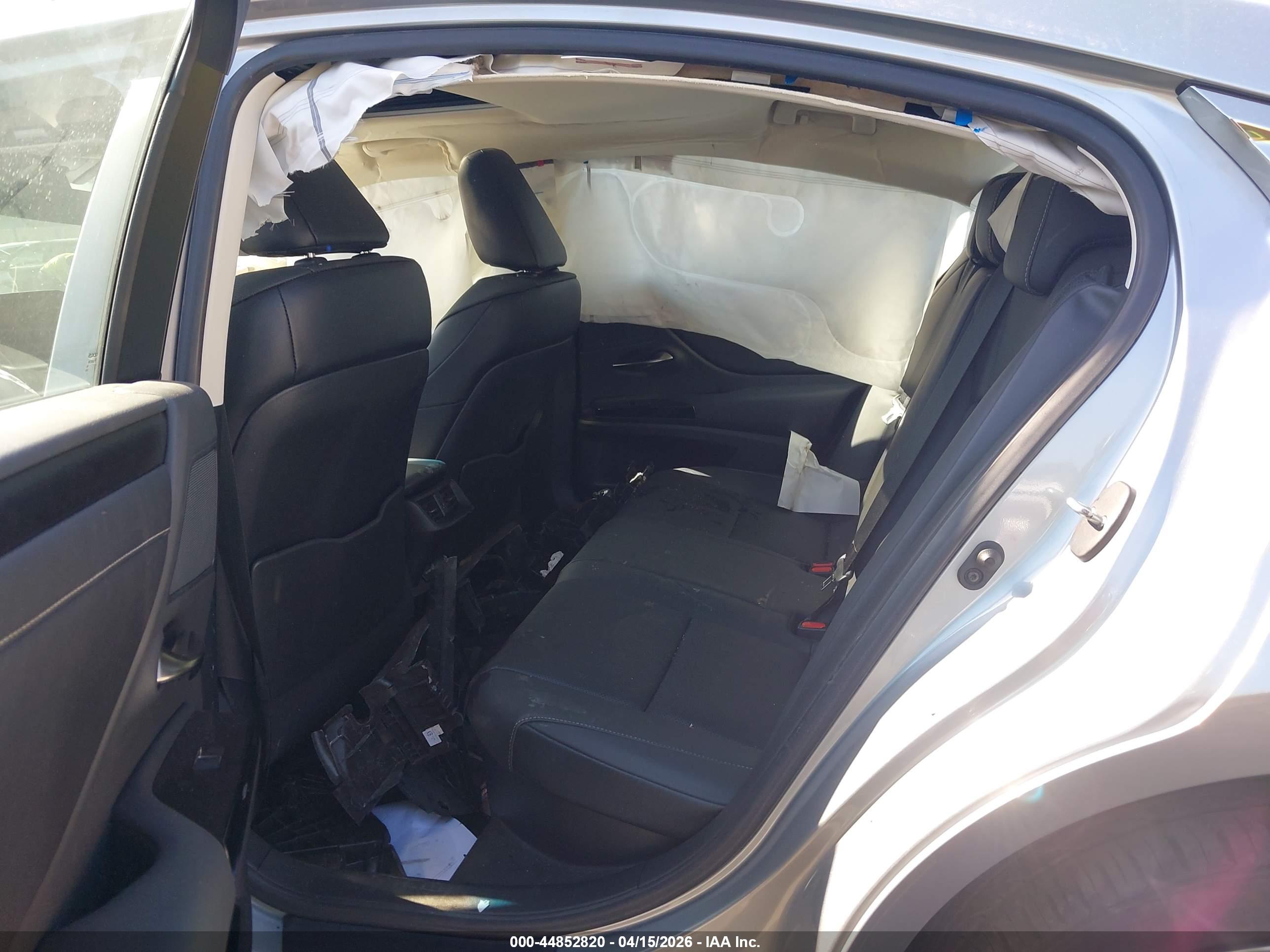 LEXUS ES image 8