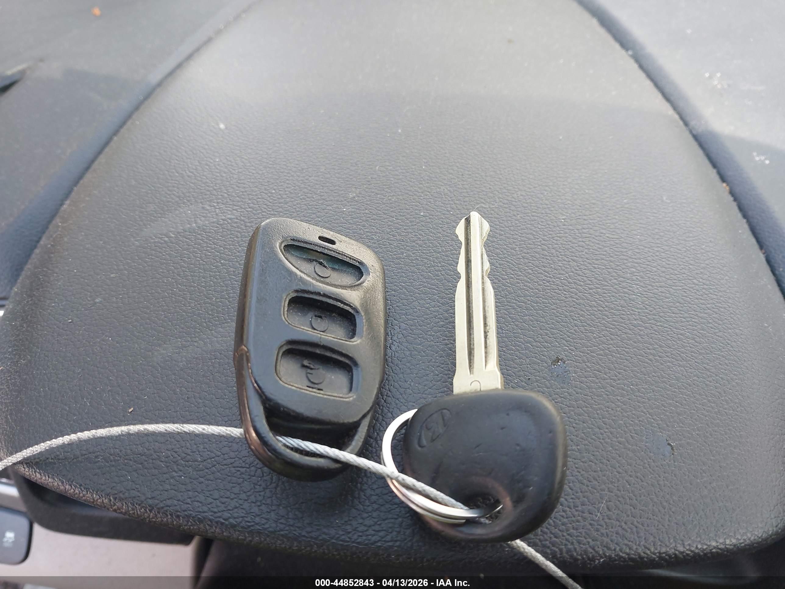 HYUNDAI ELANTRA image 11