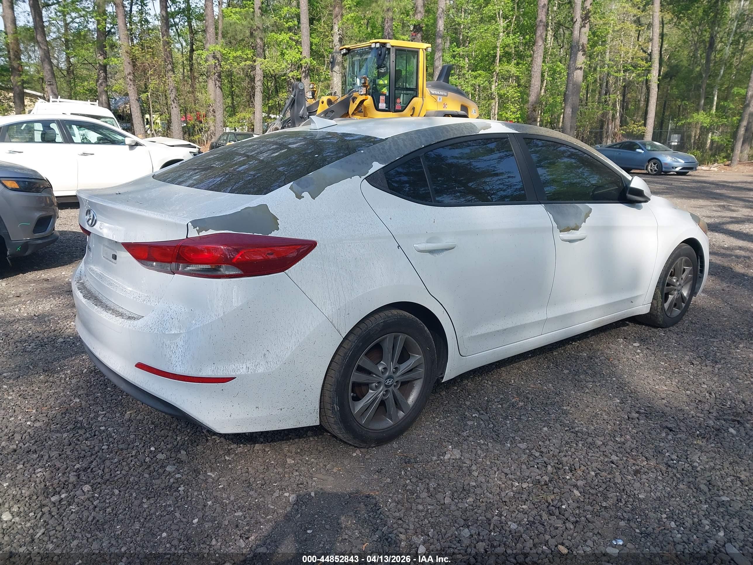 HYUNDAI ELANTRA image 4