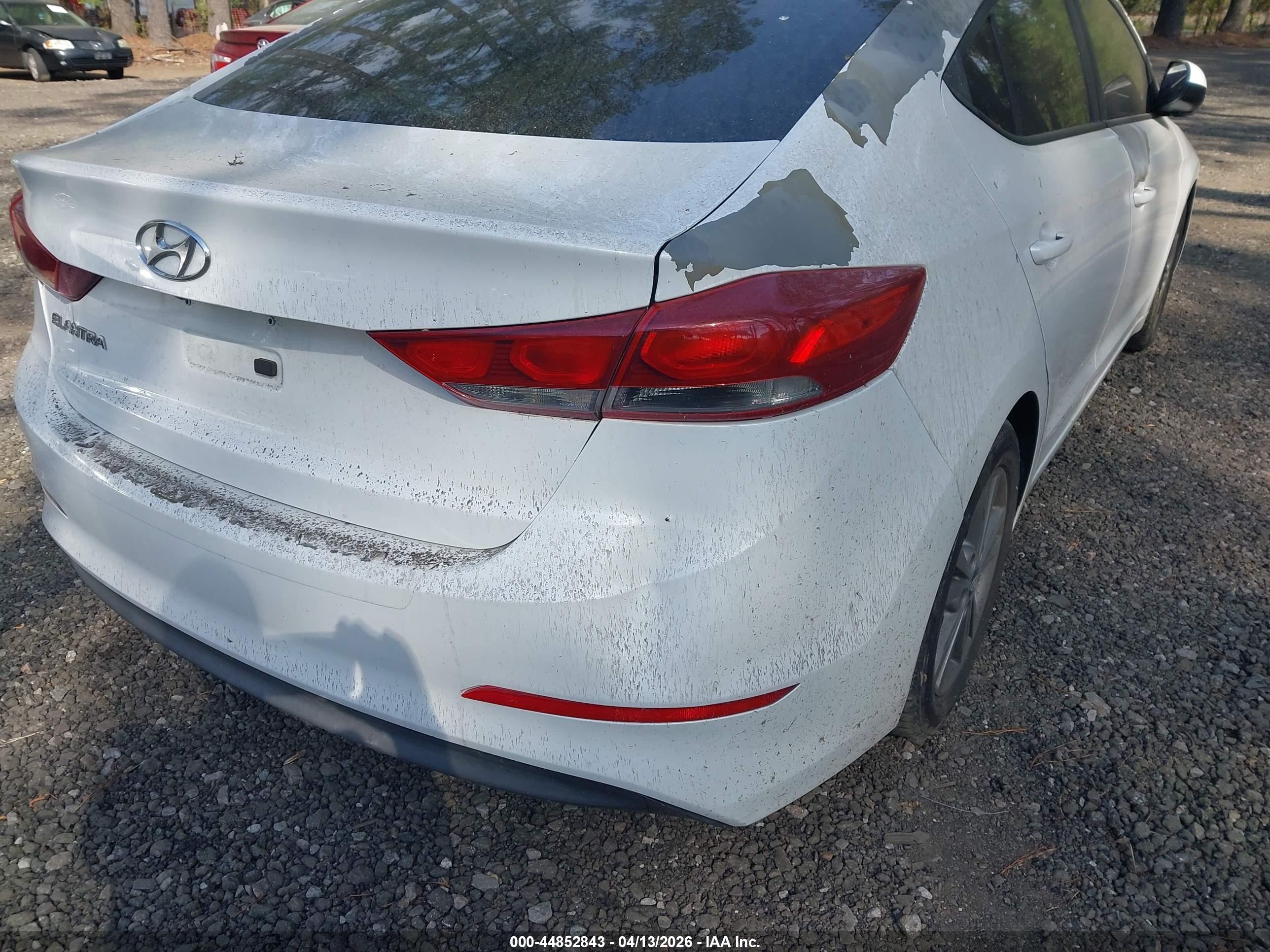 HYUNDAI ELANTRA image 6