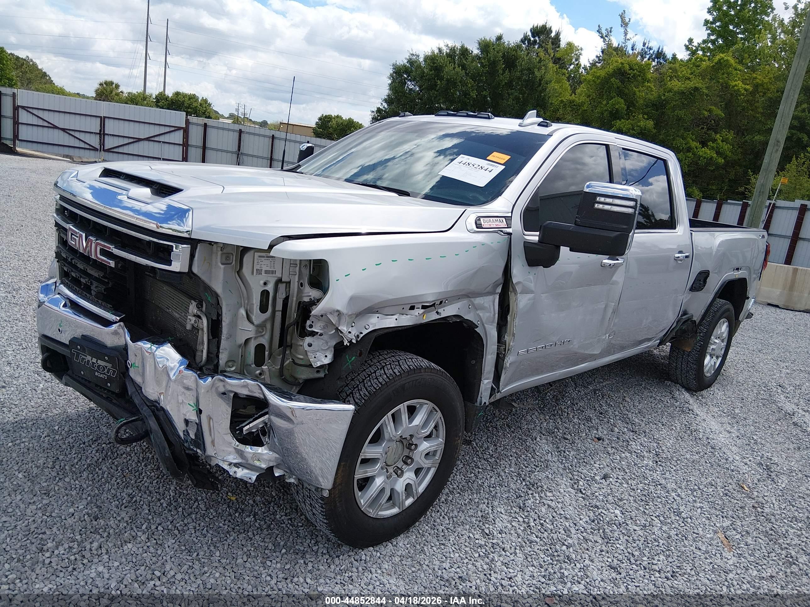 GMC SIERRA image 2