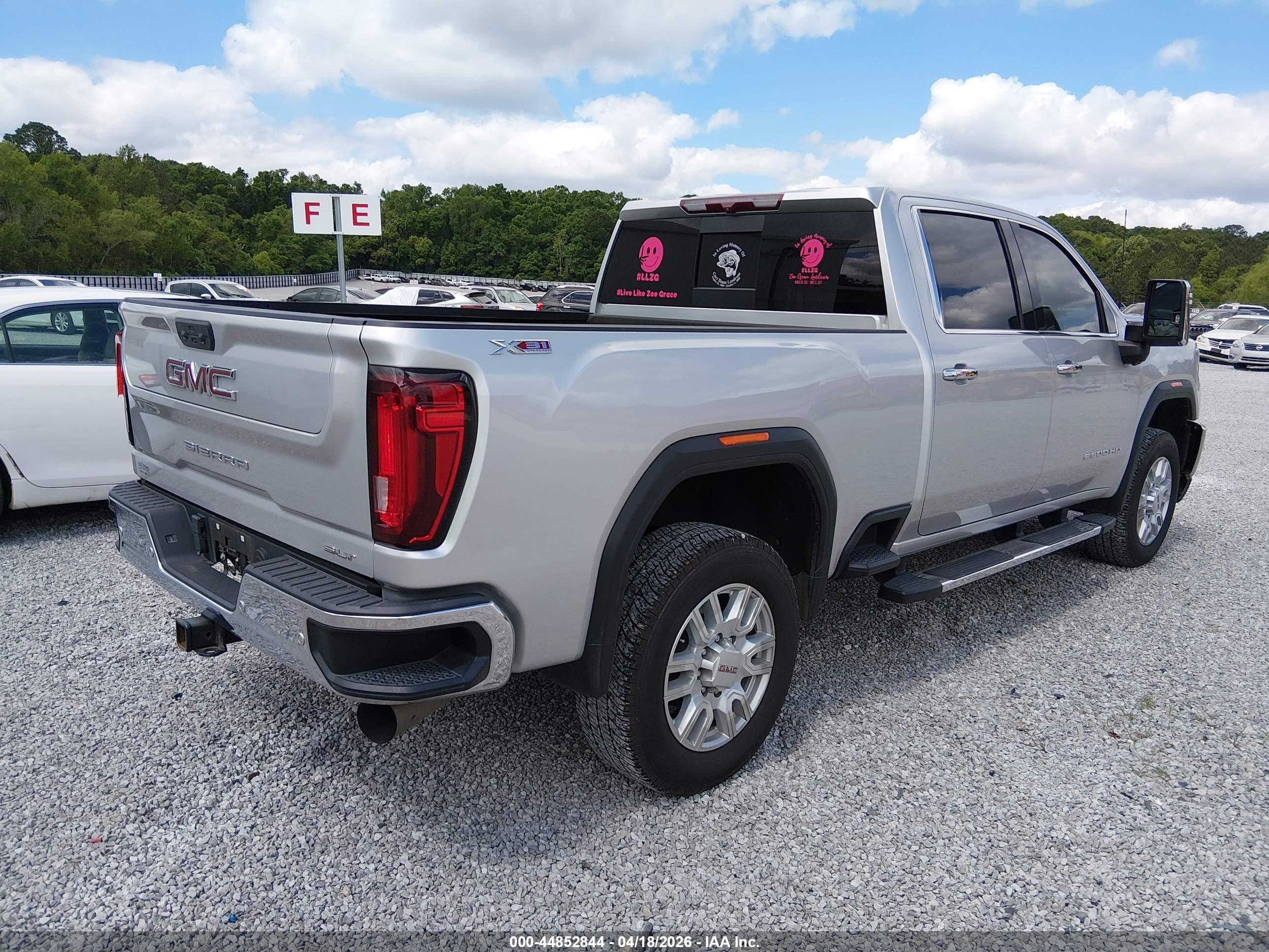 GMC SIERRA image 4