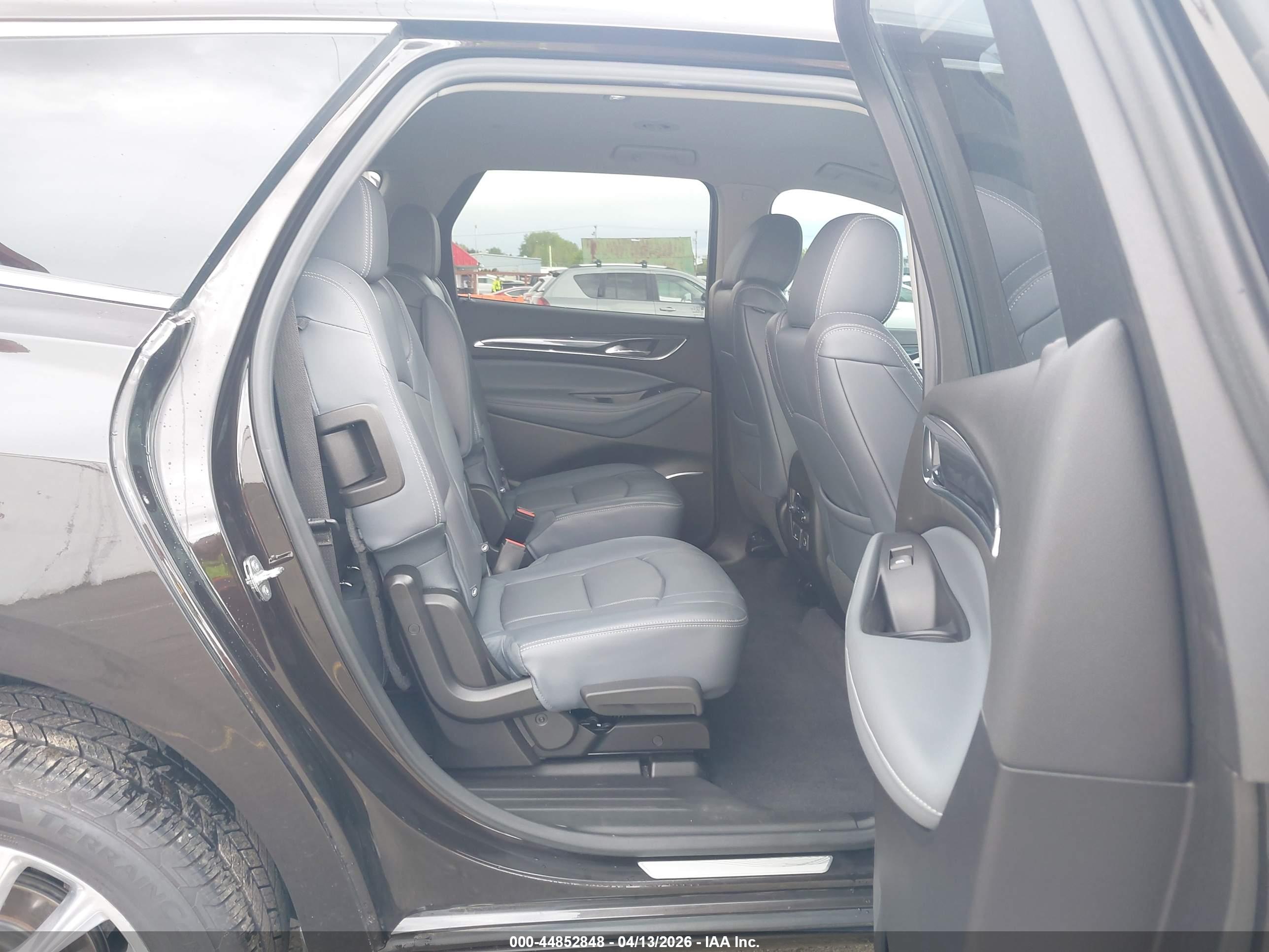 BUICK ENCLAVE image 8