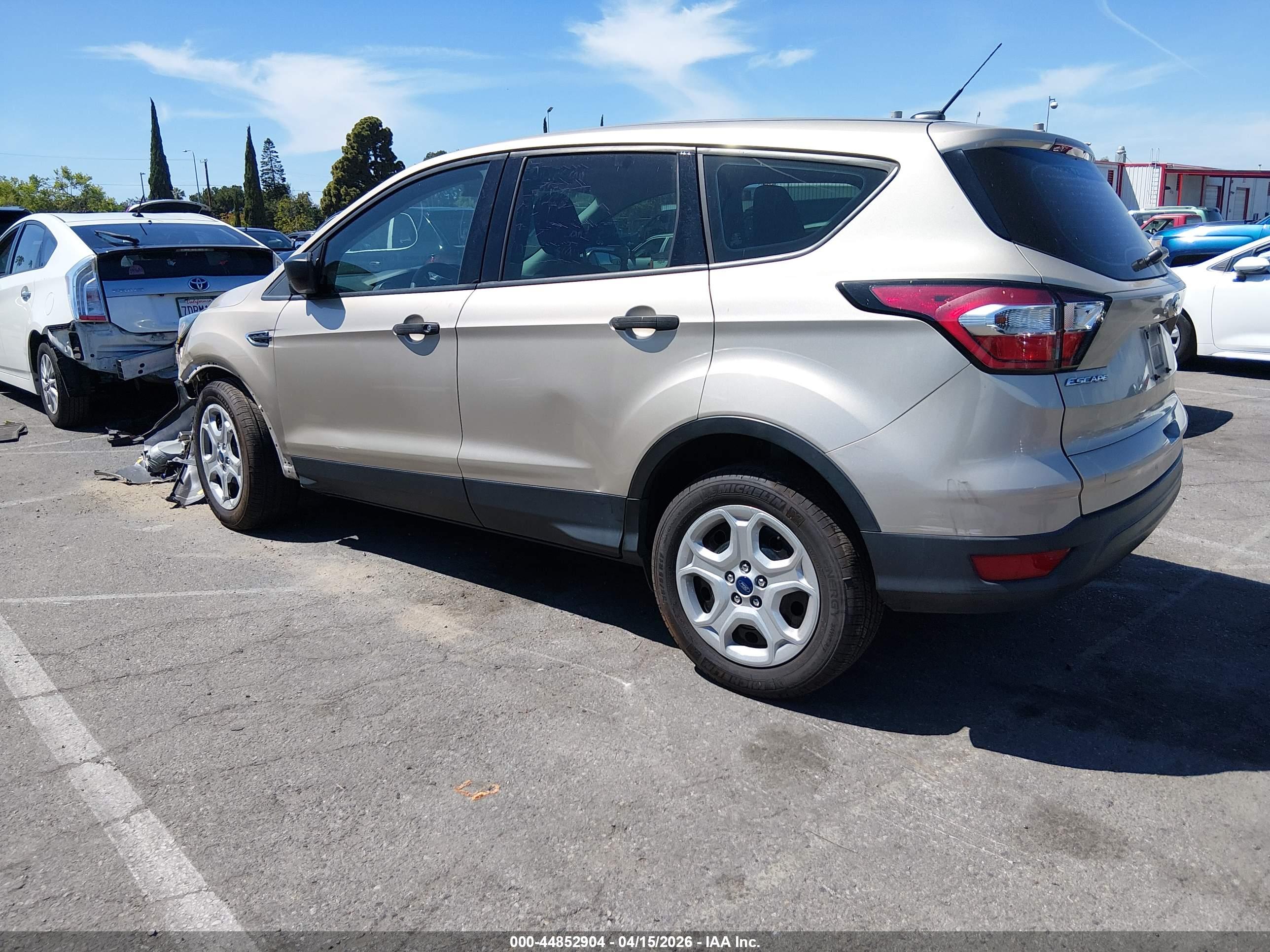 FORD ESCAPE image 3
