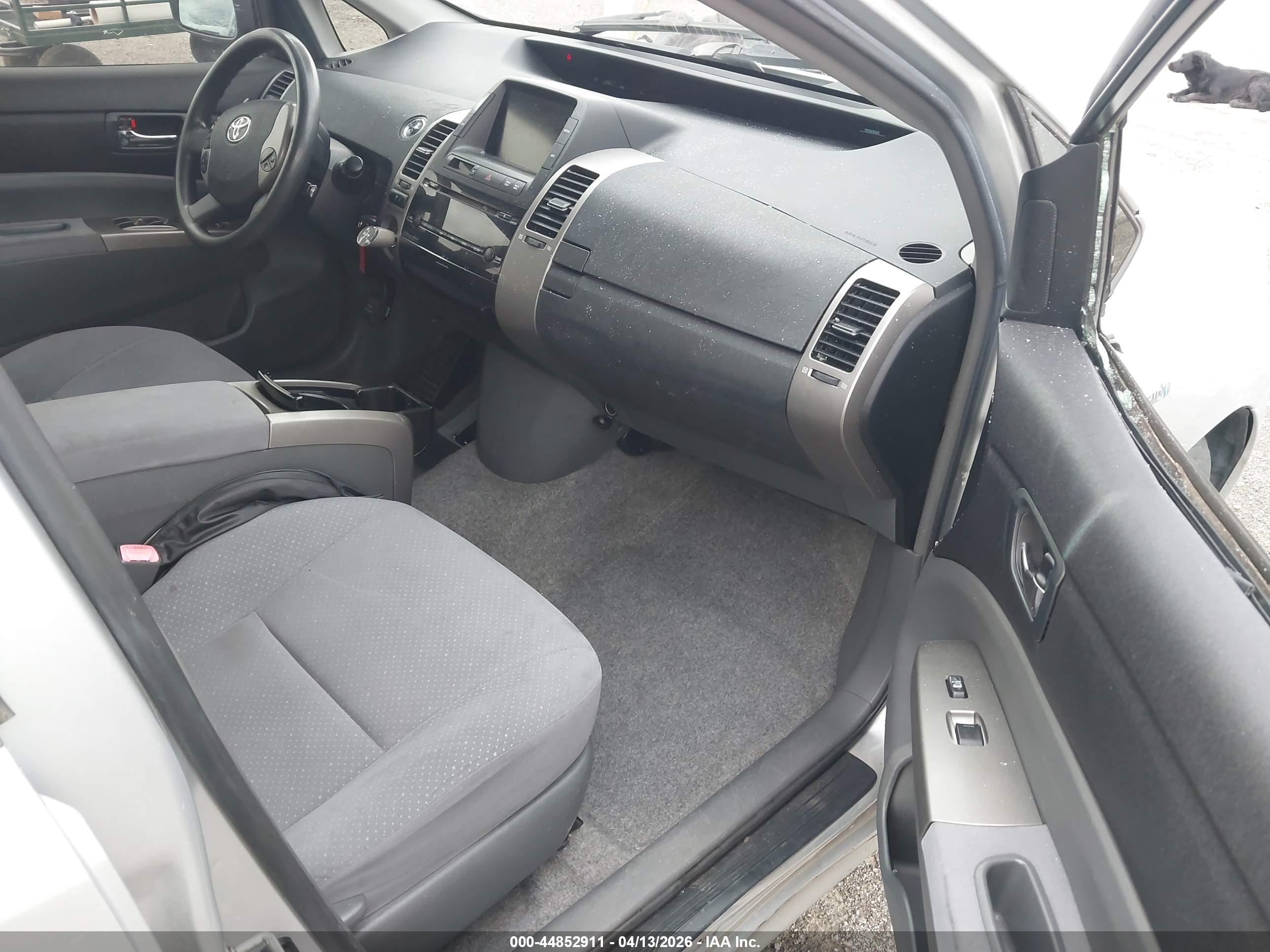 TOYOTA PRIUS image 5