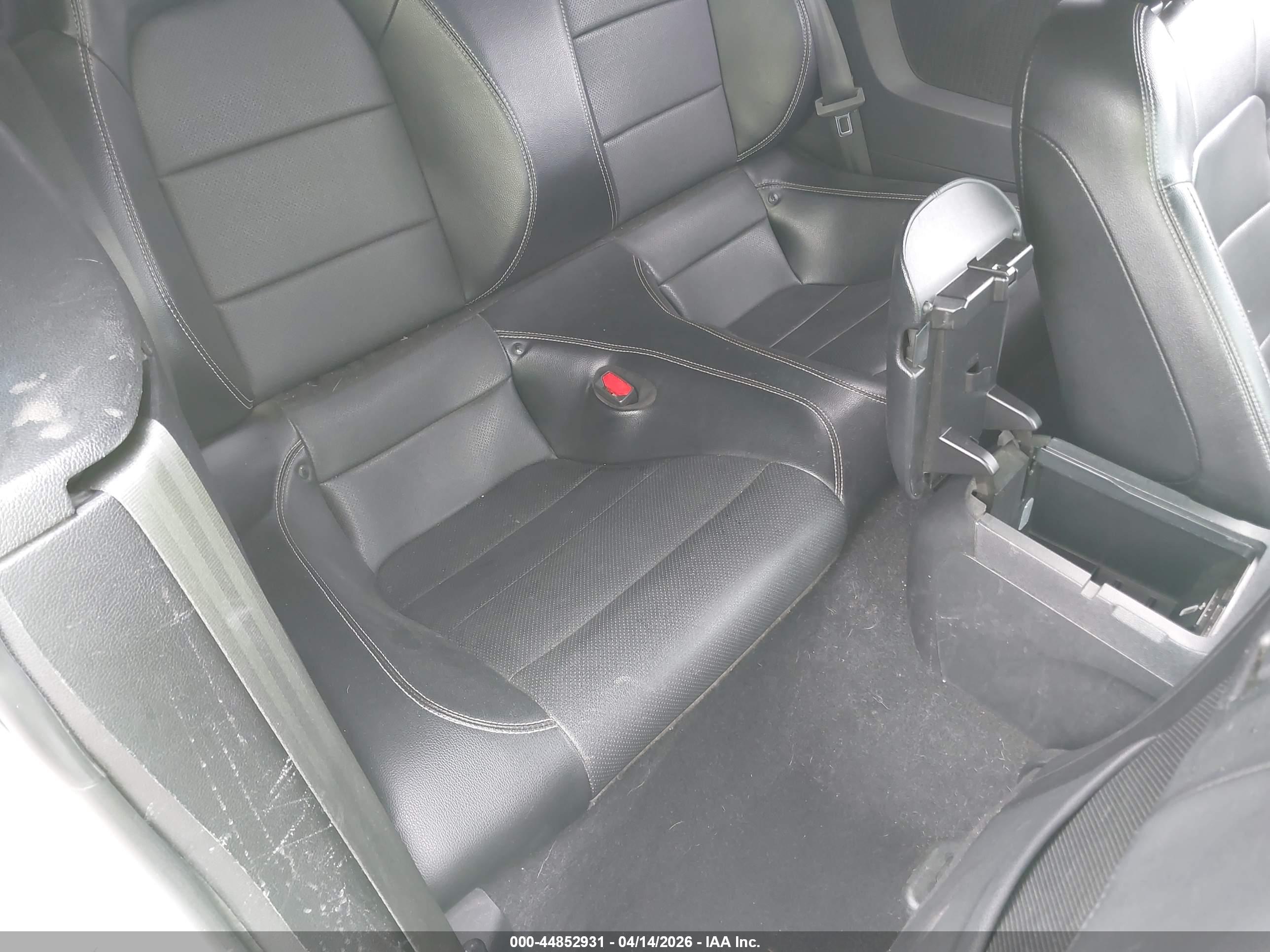FORD MUSTANG image 8