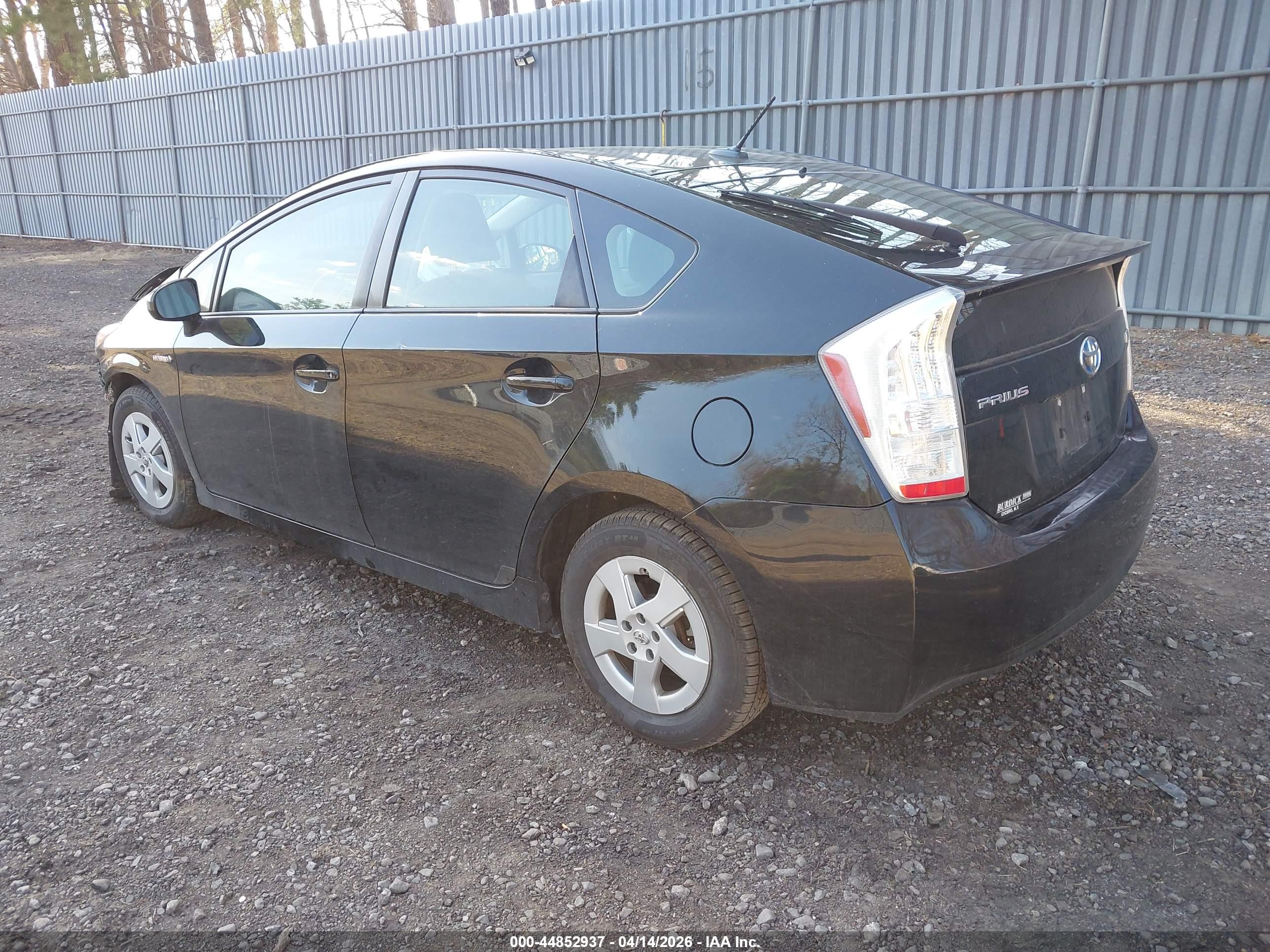 TOYOTA PRIUS image 3