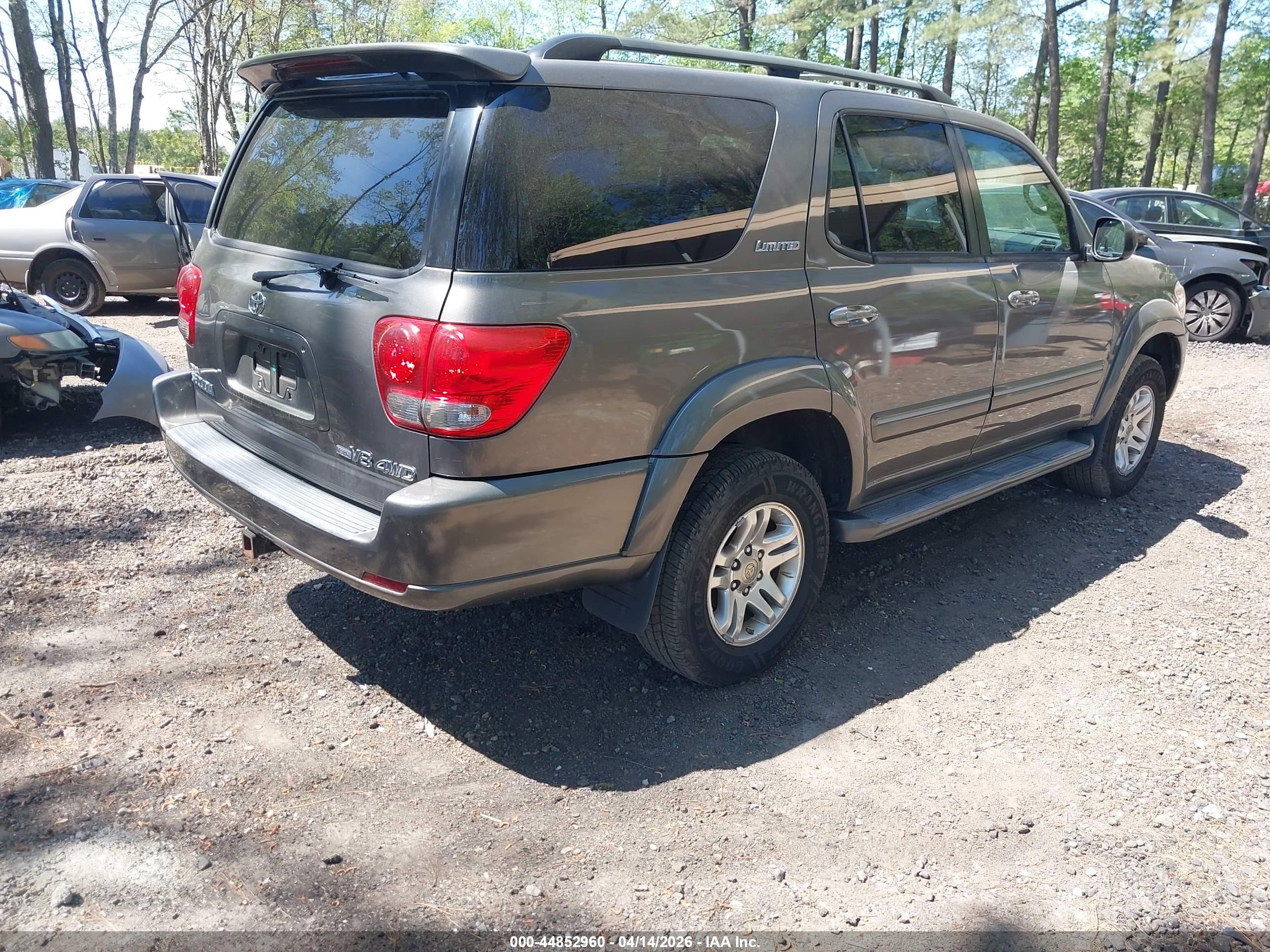 TOYOTA SEQUOIA image 4