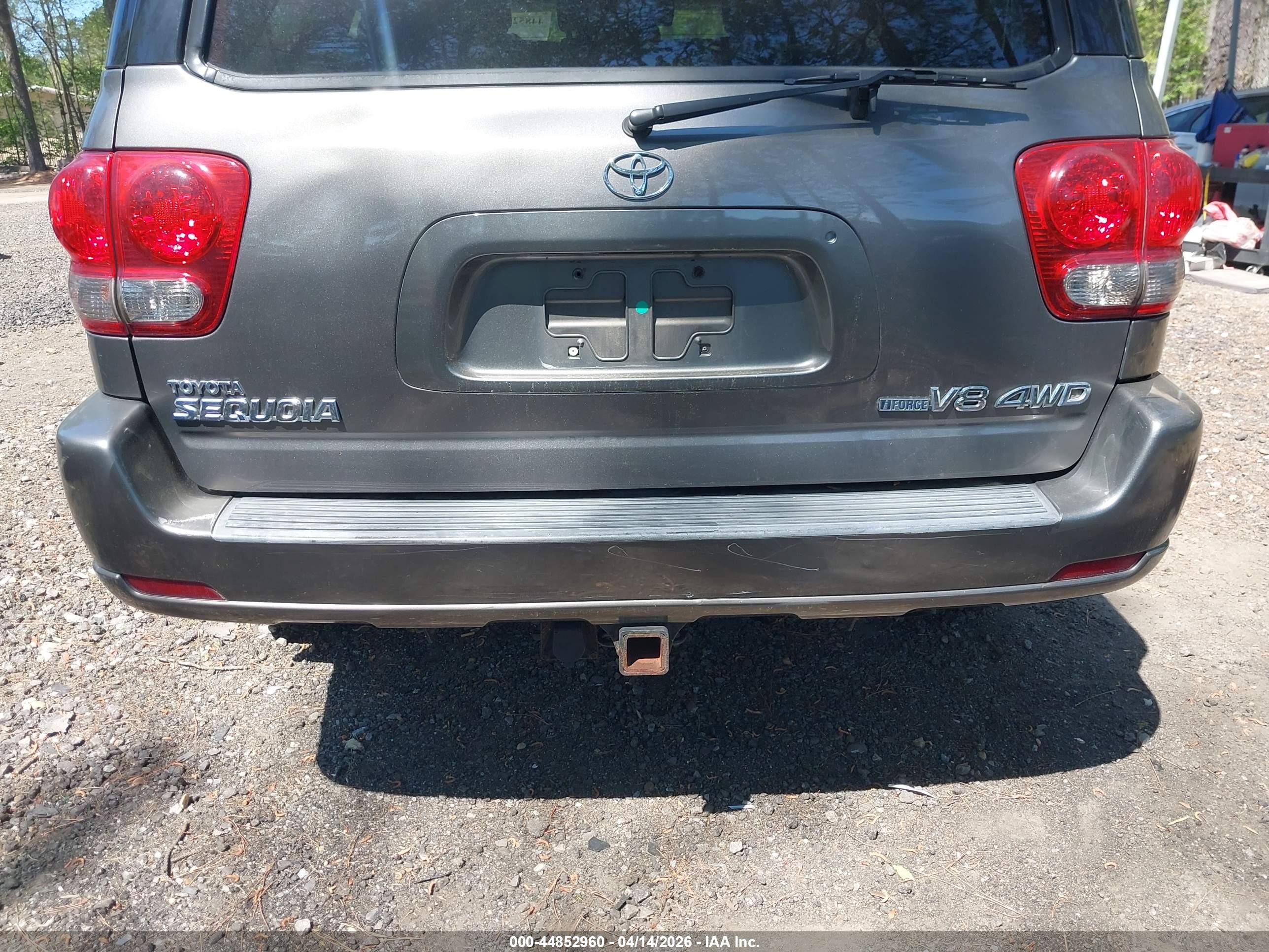 TOYOTA SEQUOIA image 6