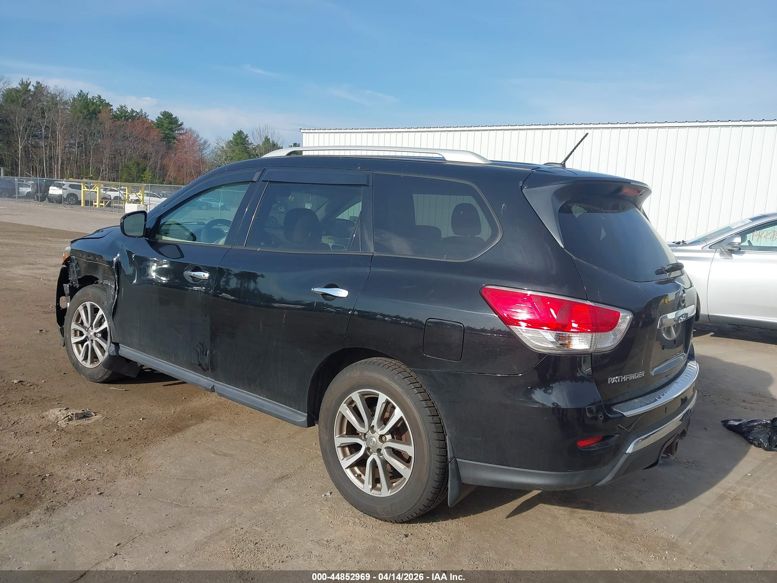 NISSAN PATHFINDER image 3