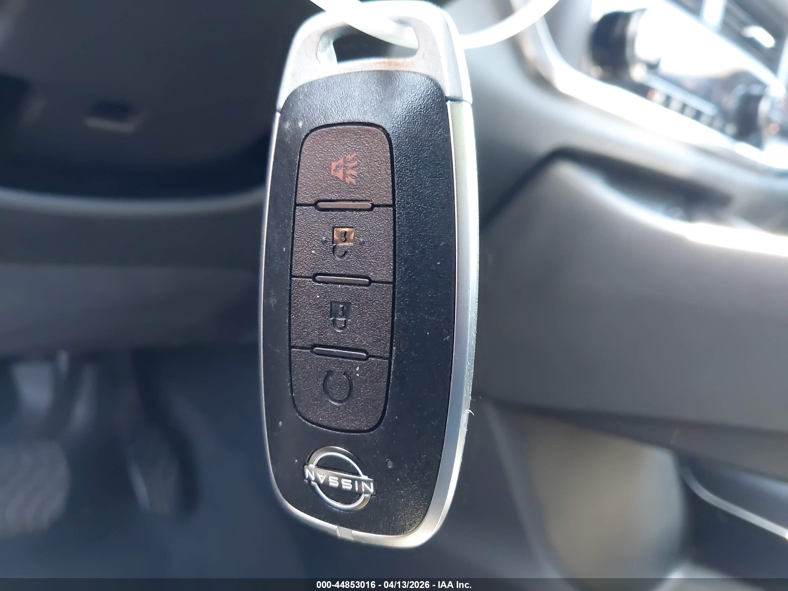 NISSAN ROGUE image 11