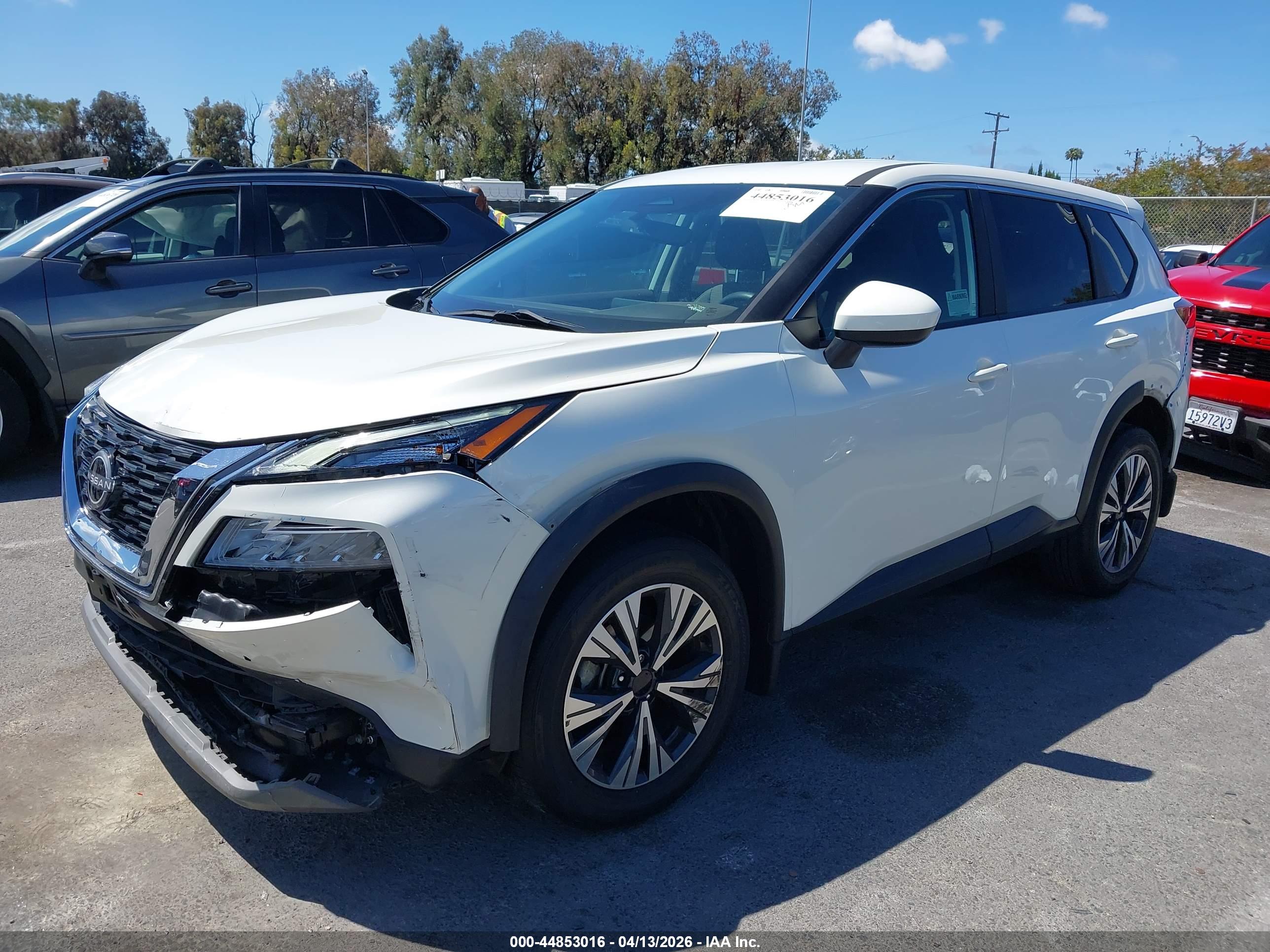 NISSAN ROGUE image 2