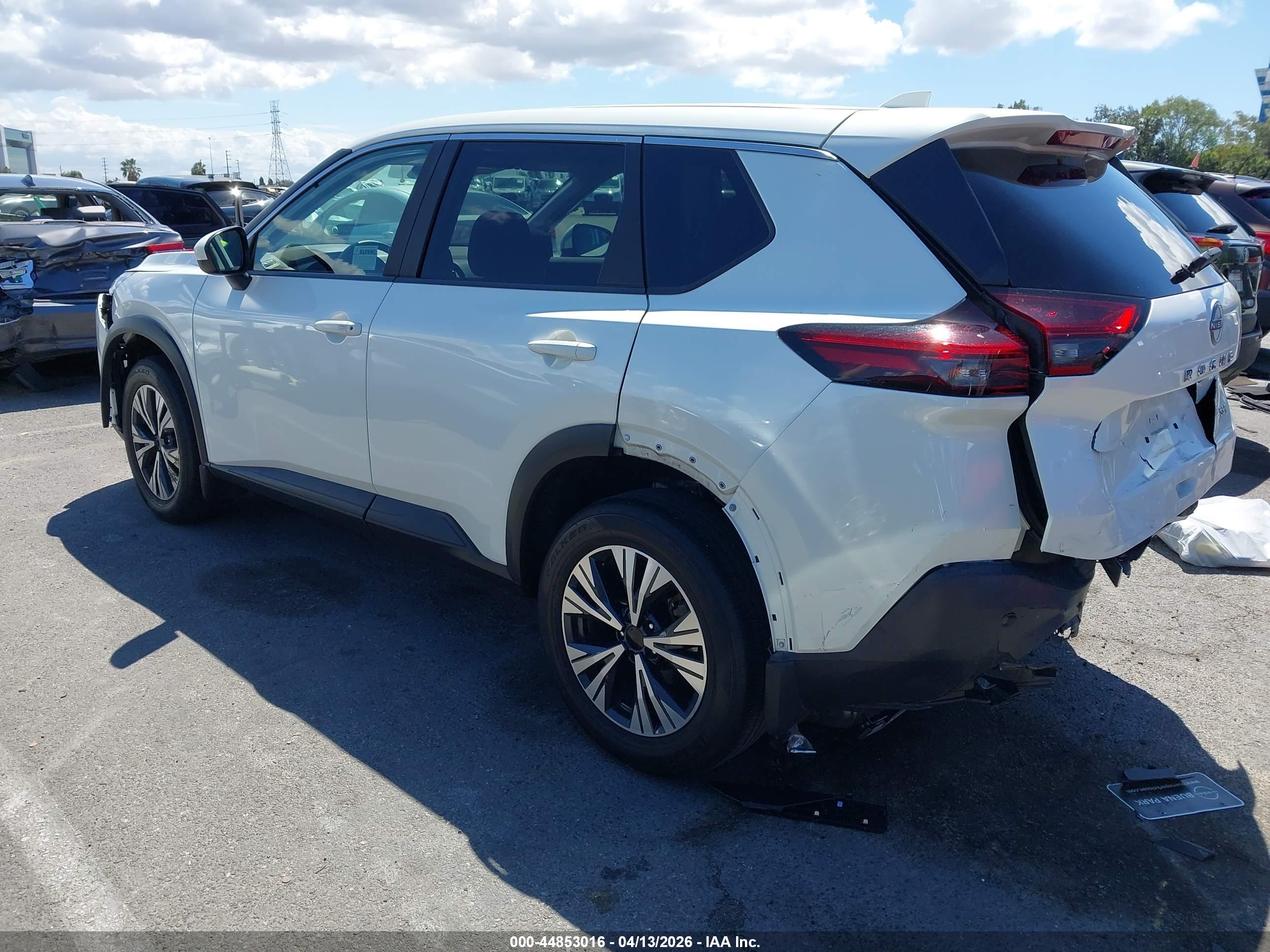 NISSAN ROGUE image 3