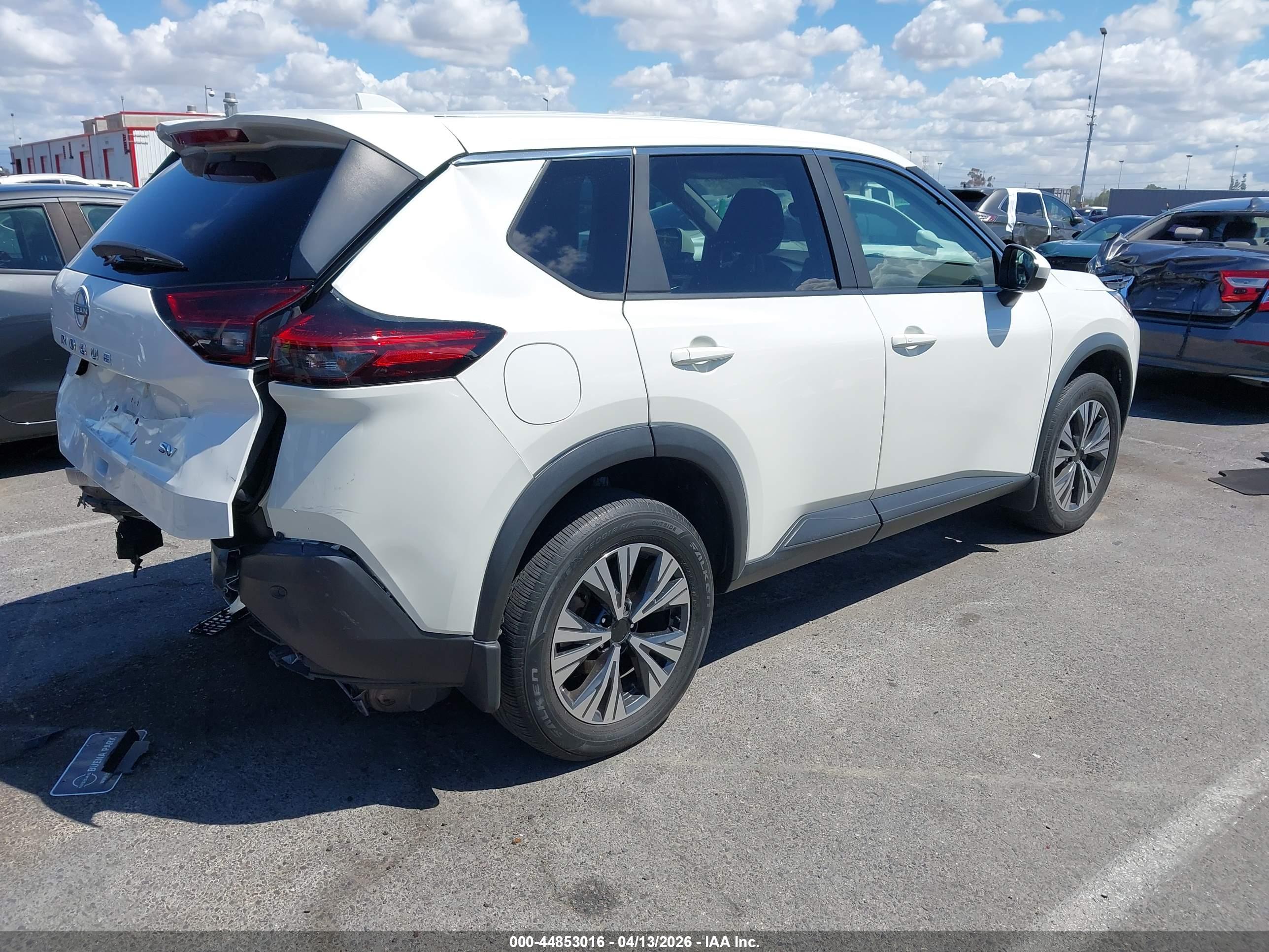 NISSAN ROGUE image 4