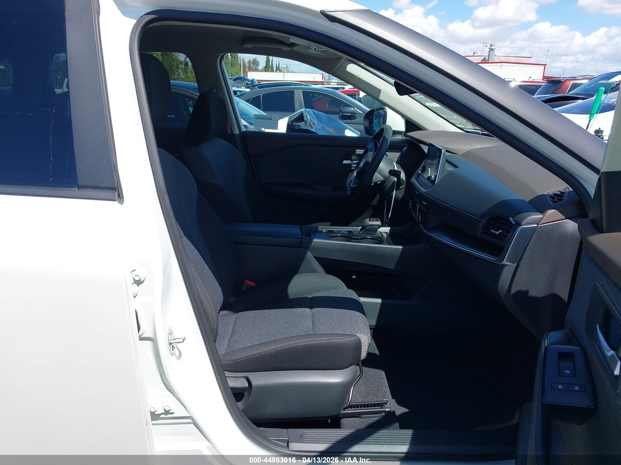 NISSAN ROGUE image 5