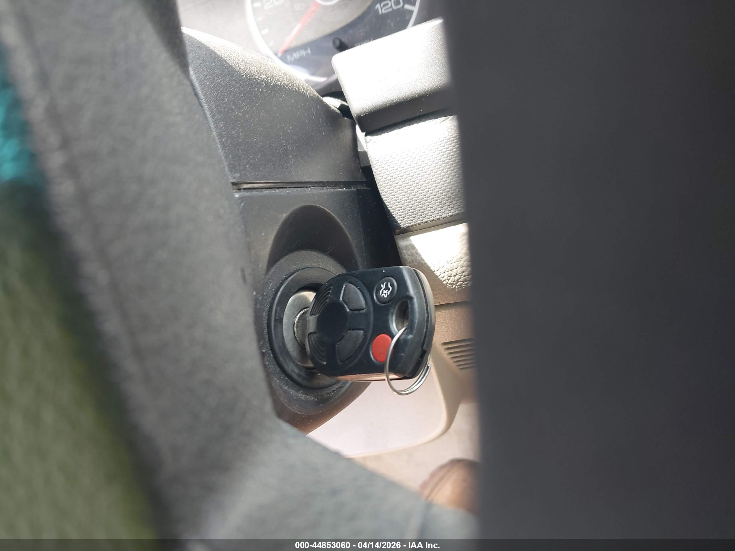 FORD FUSION image 11