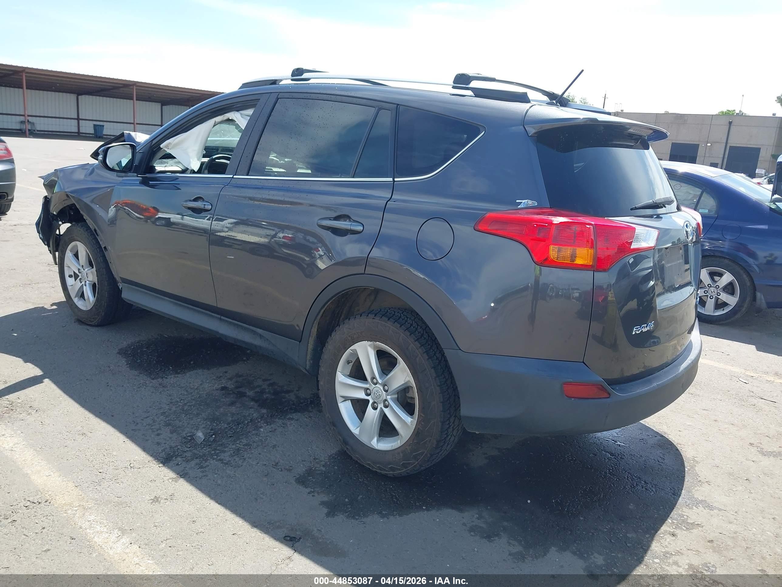 TOYOTA RAV4 image 3