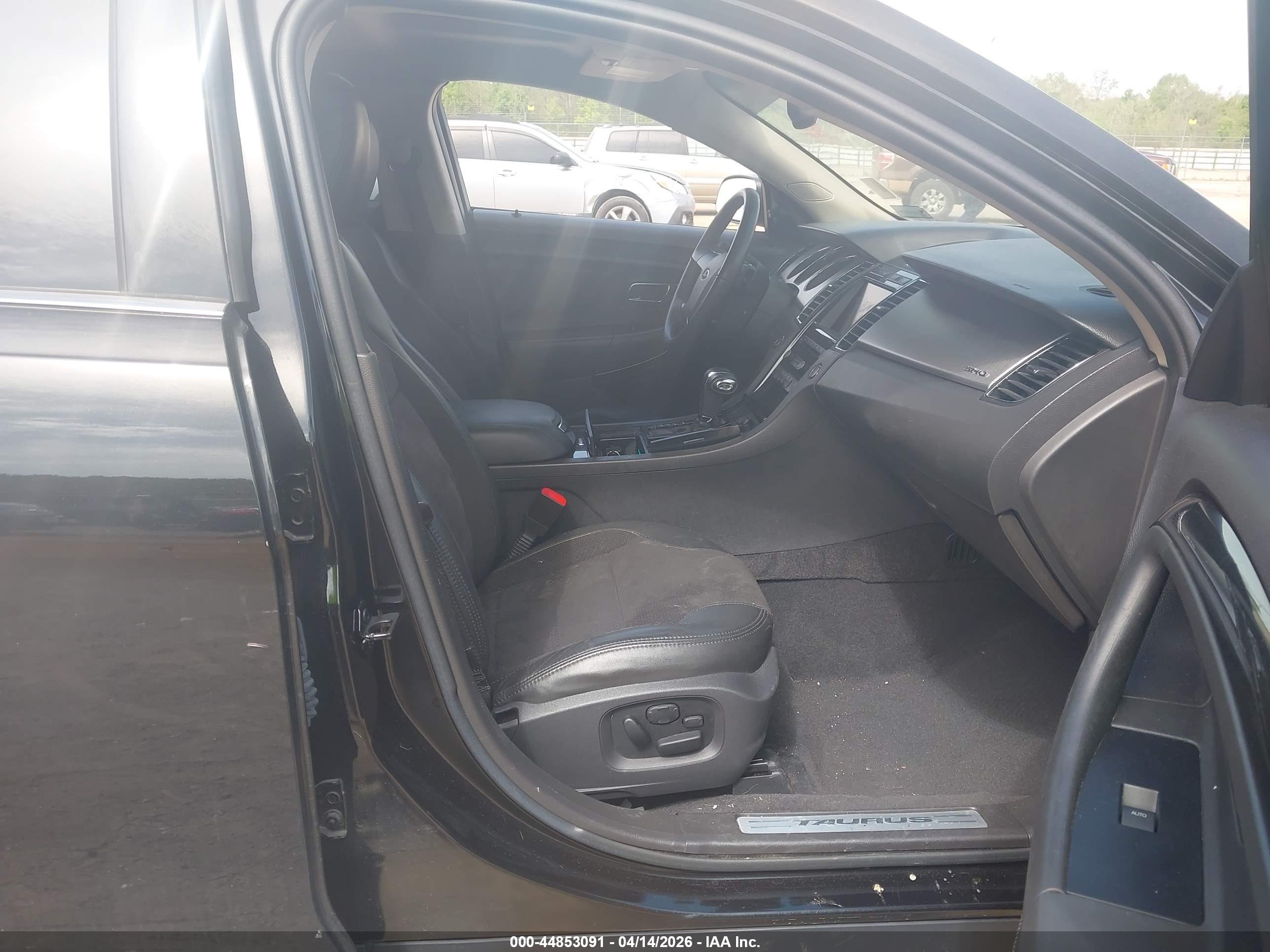 FORD TAURUS image 5