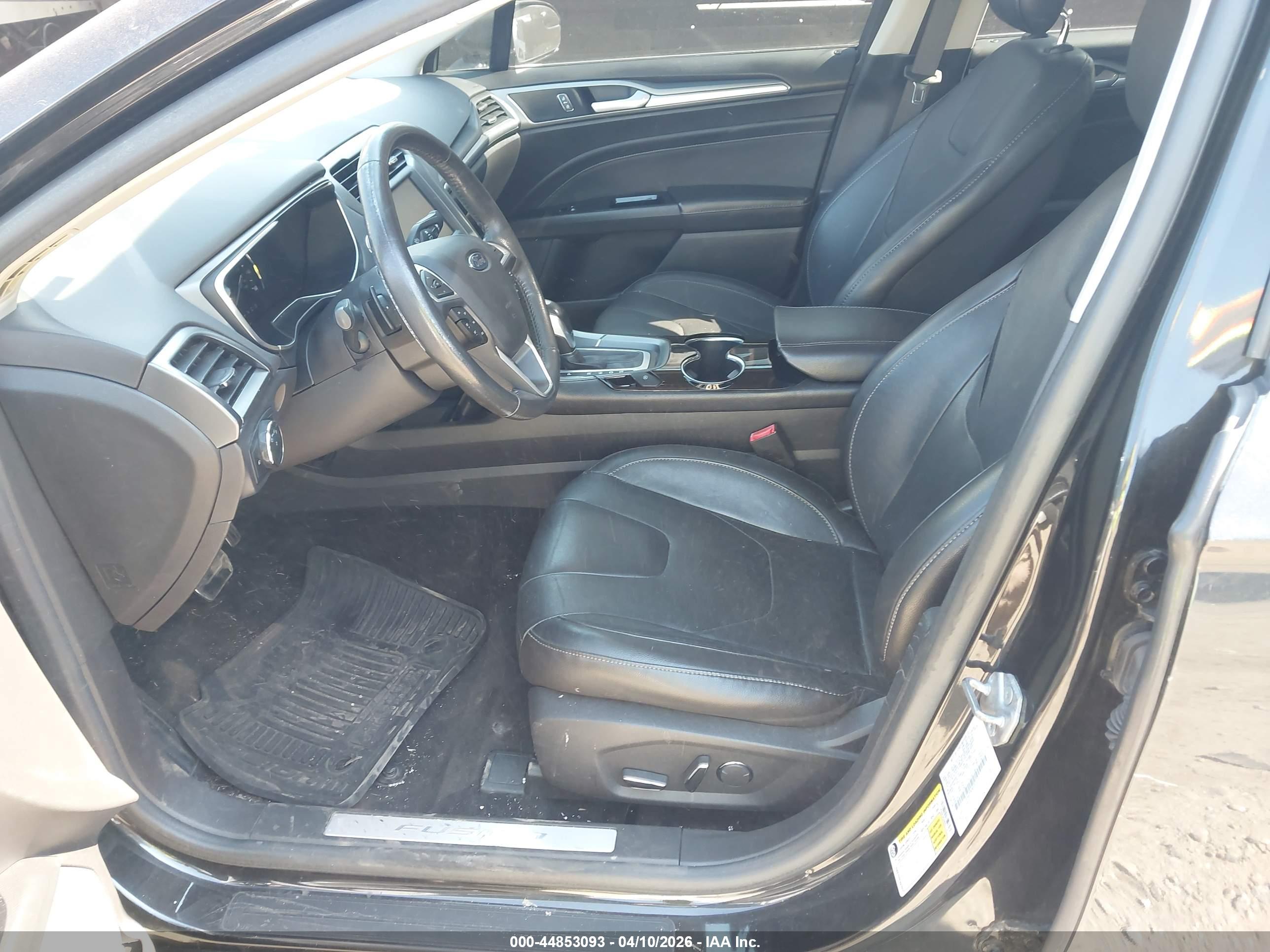 FORD FUSION image 5