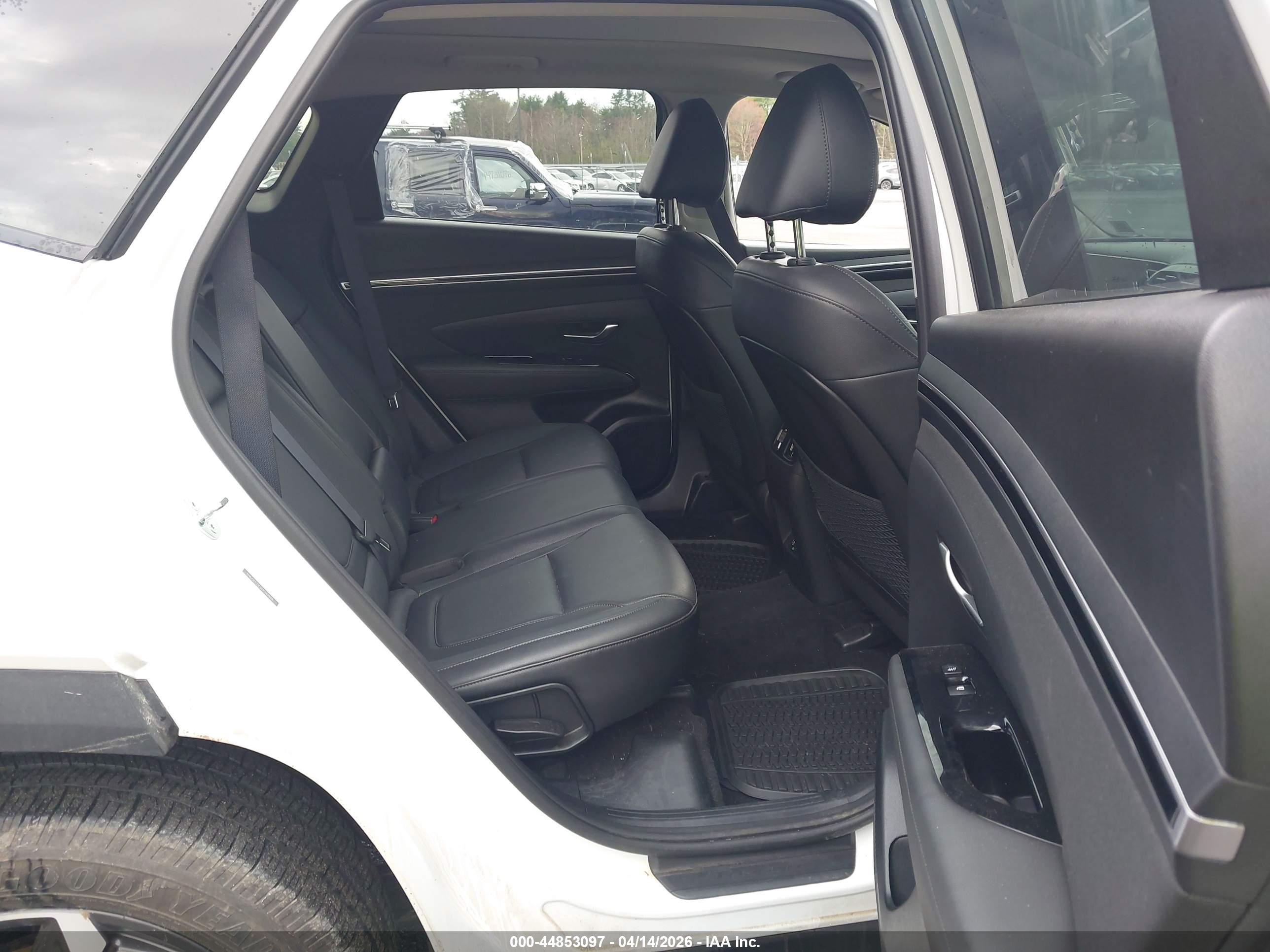 HYUNDAI TUCSON image 8