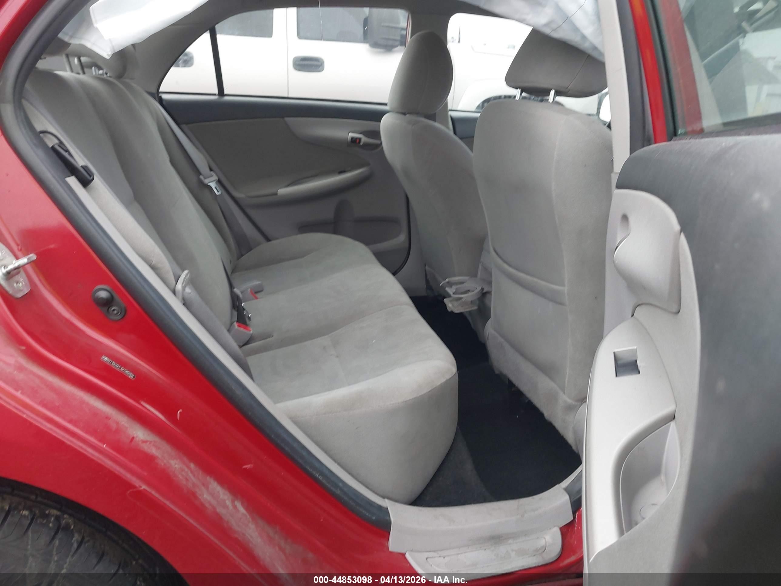 TOYOTA COROLLA image 8