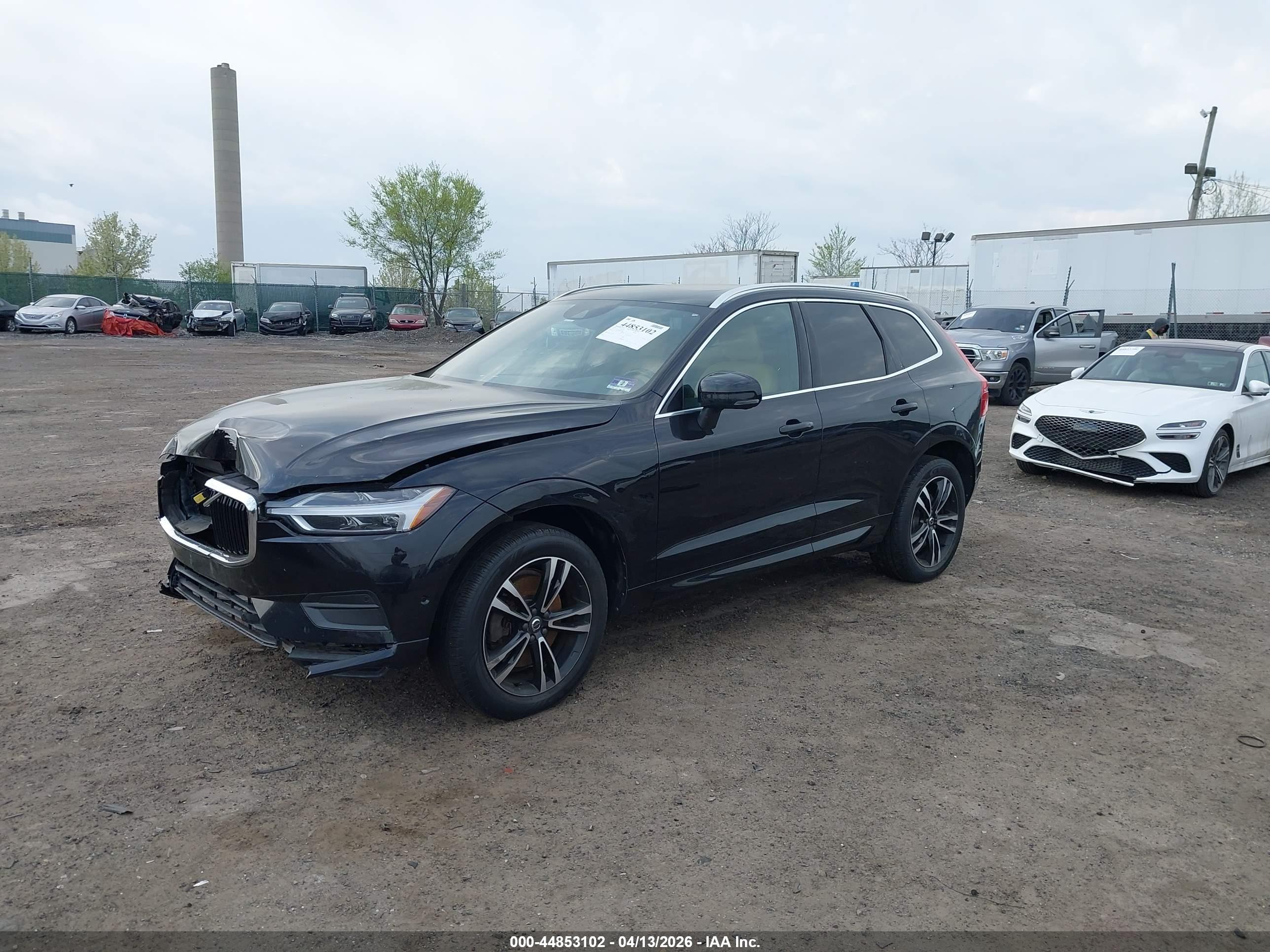 VOLVO XC60 image 2