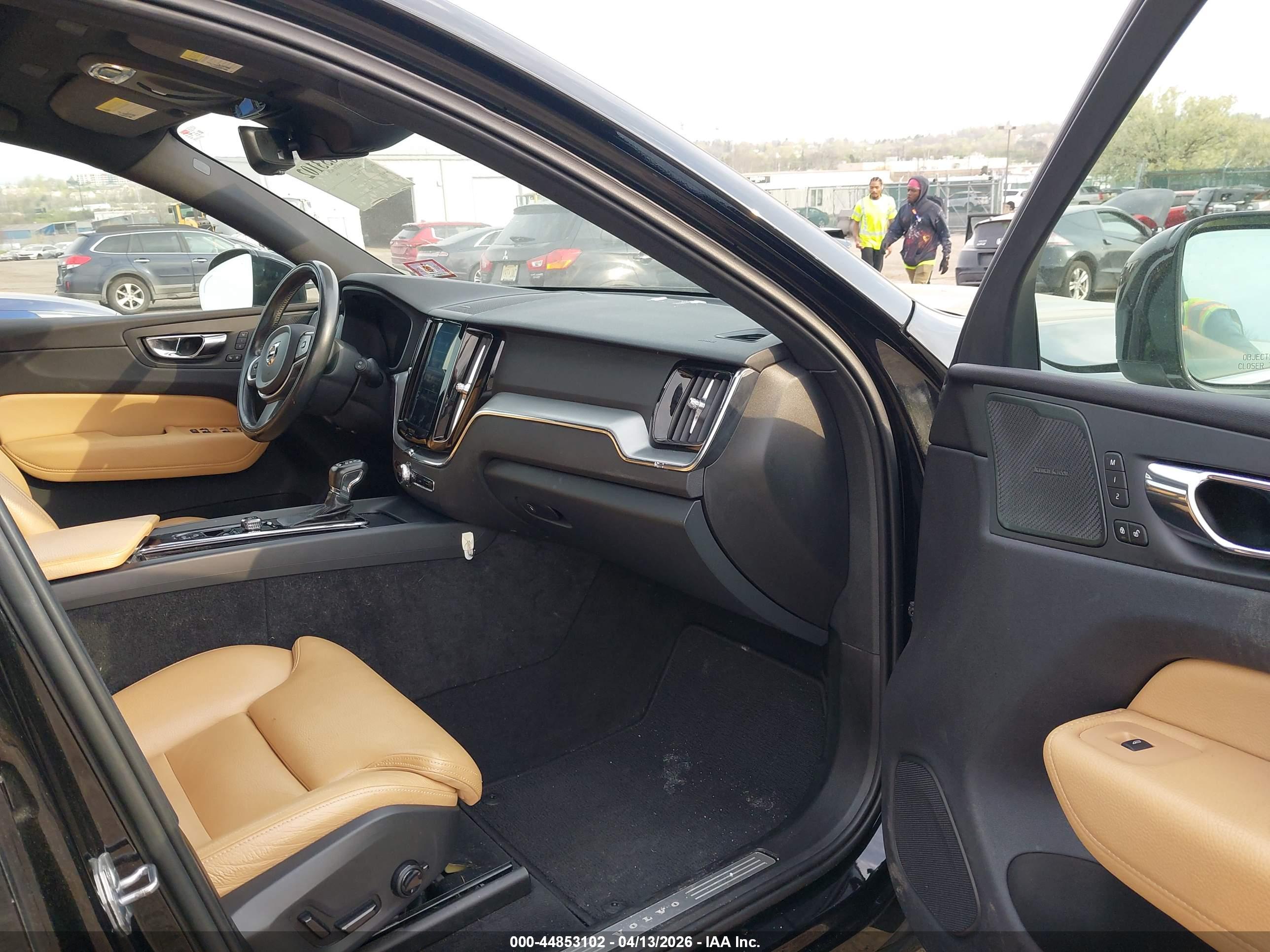VOLVO XC60 image 5