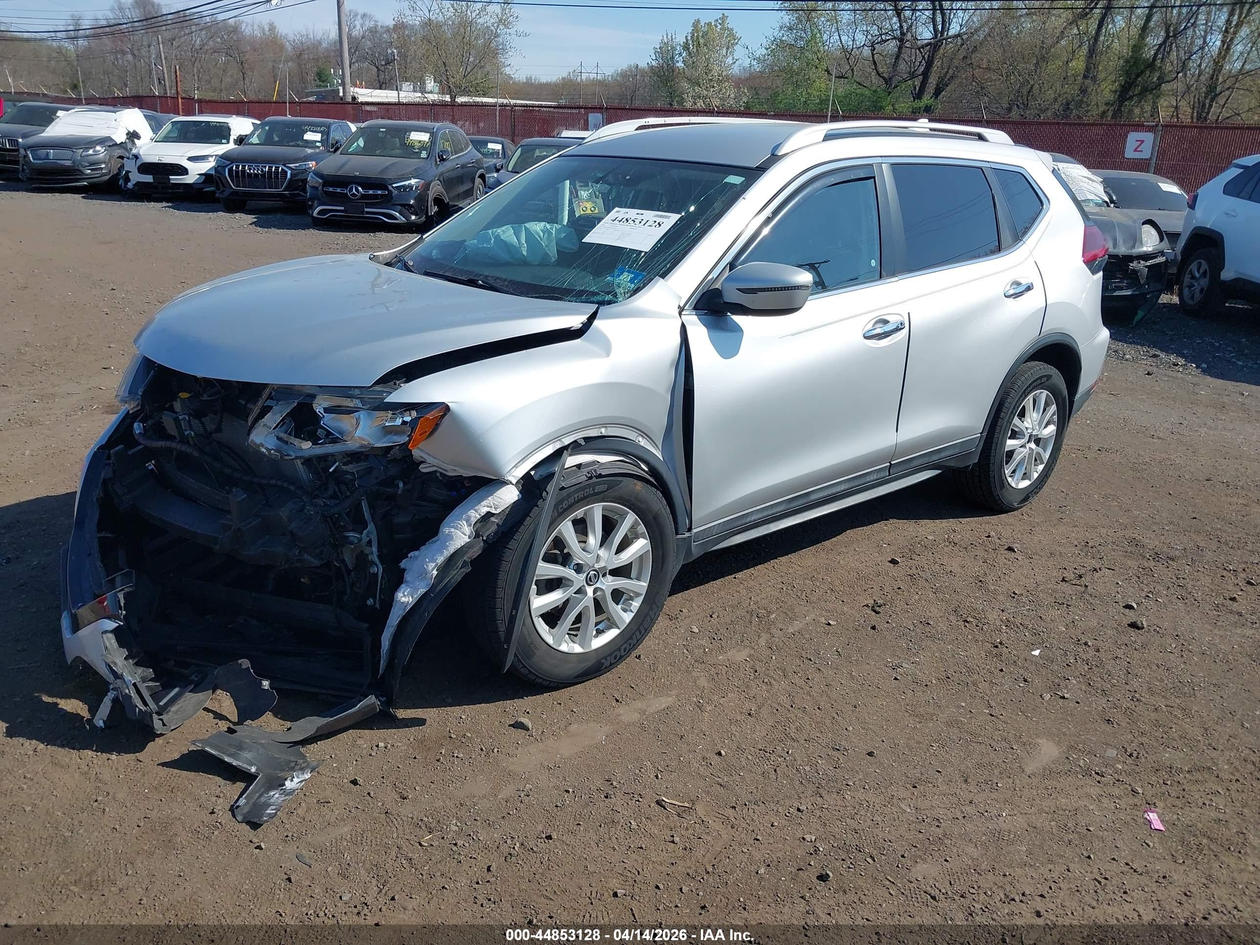 NISSAN ROGUE image 2