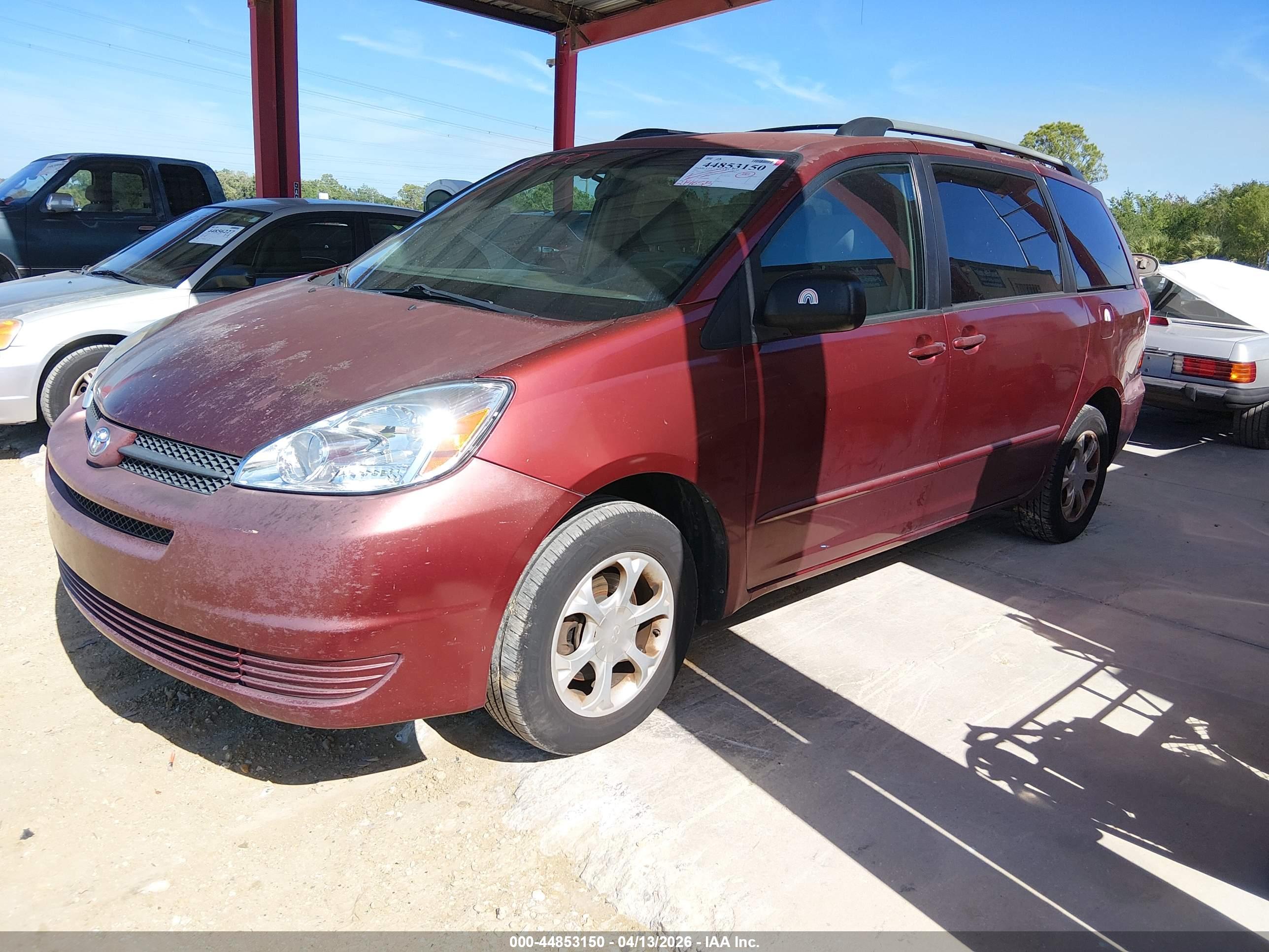 TOYOTA SIENNA image 2