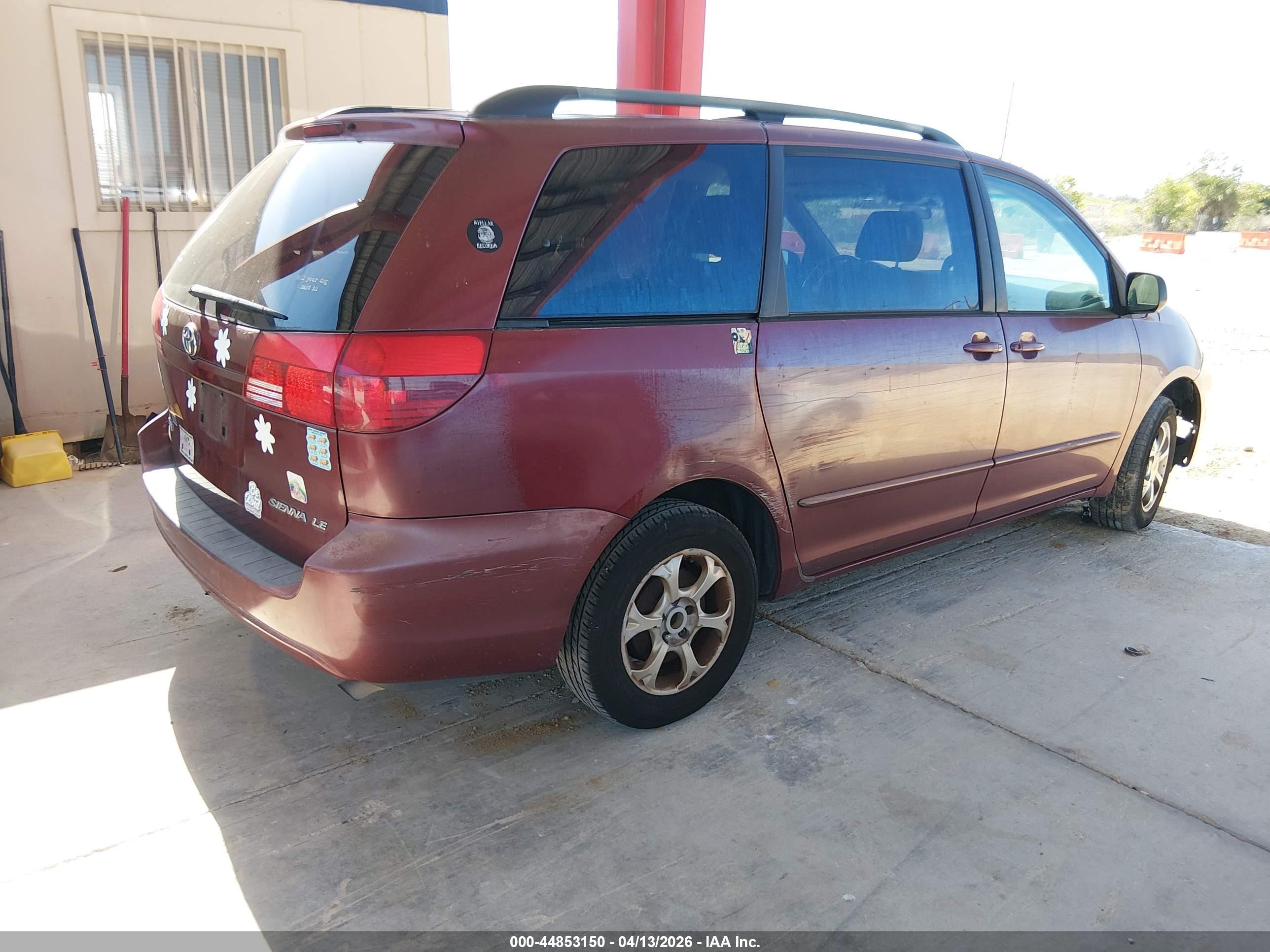 TOYOTA SIENNA image 4