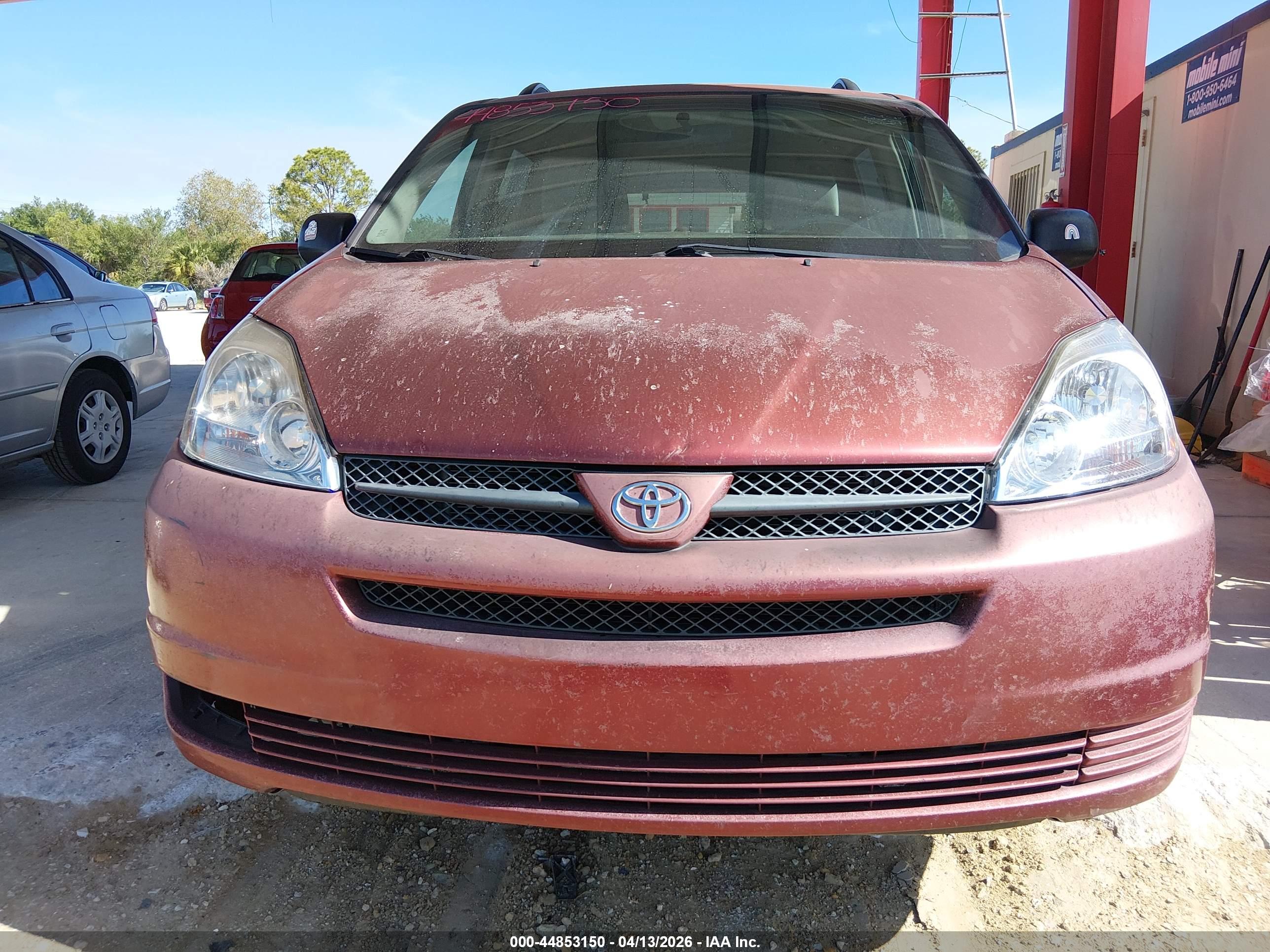 TOYOTA SIENNA image 6