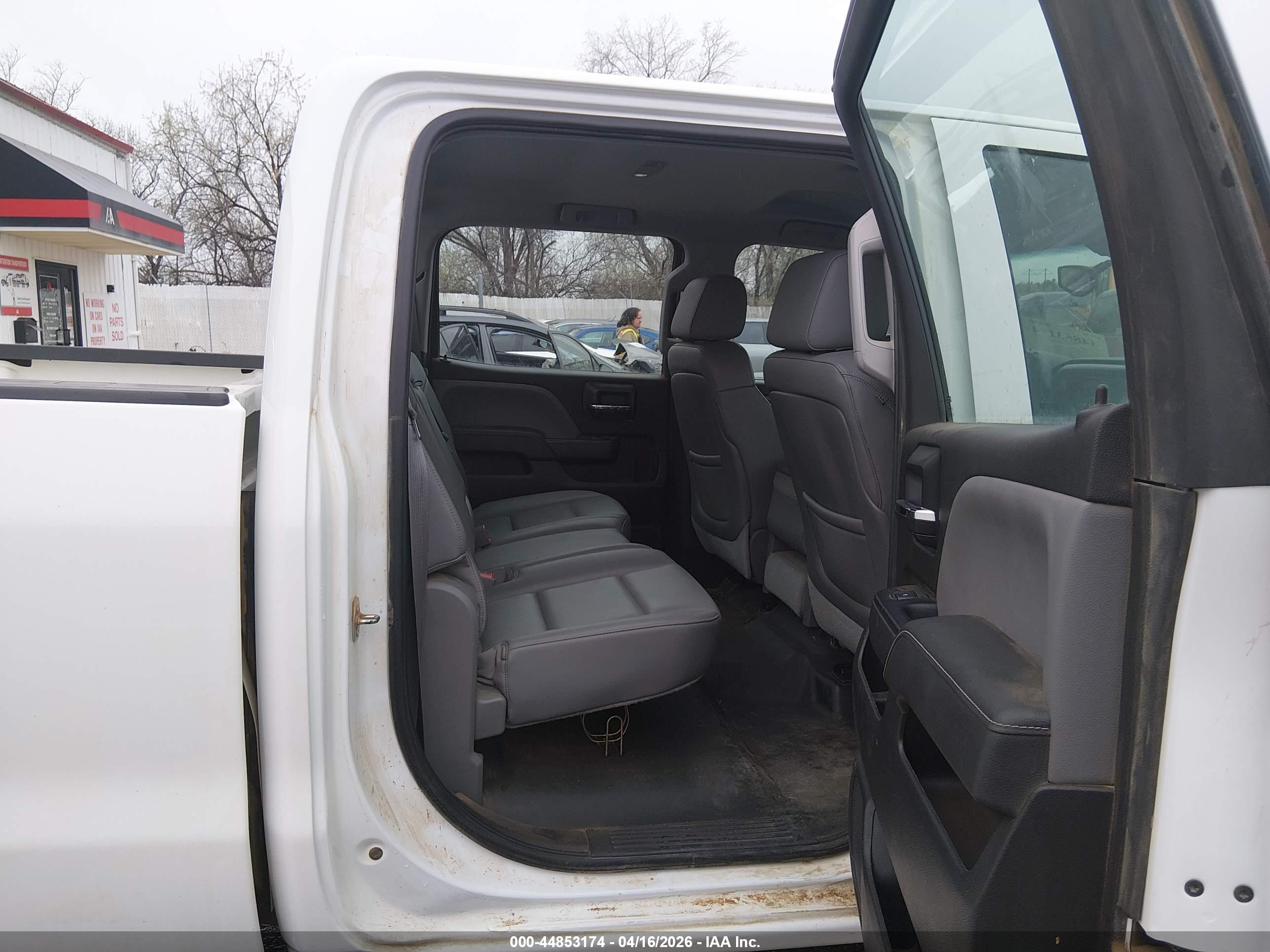 CHEVROLET SILVERADO image 8