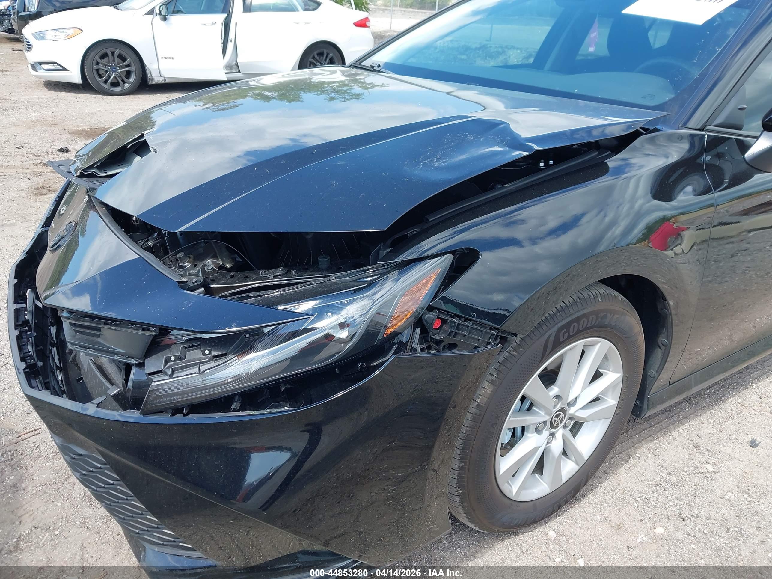 TOYOTA CAMRY image 6