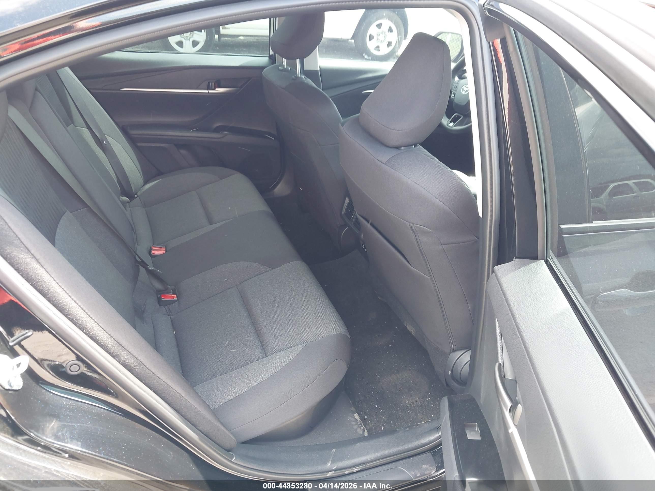 TOYOTA CAMRY image 8