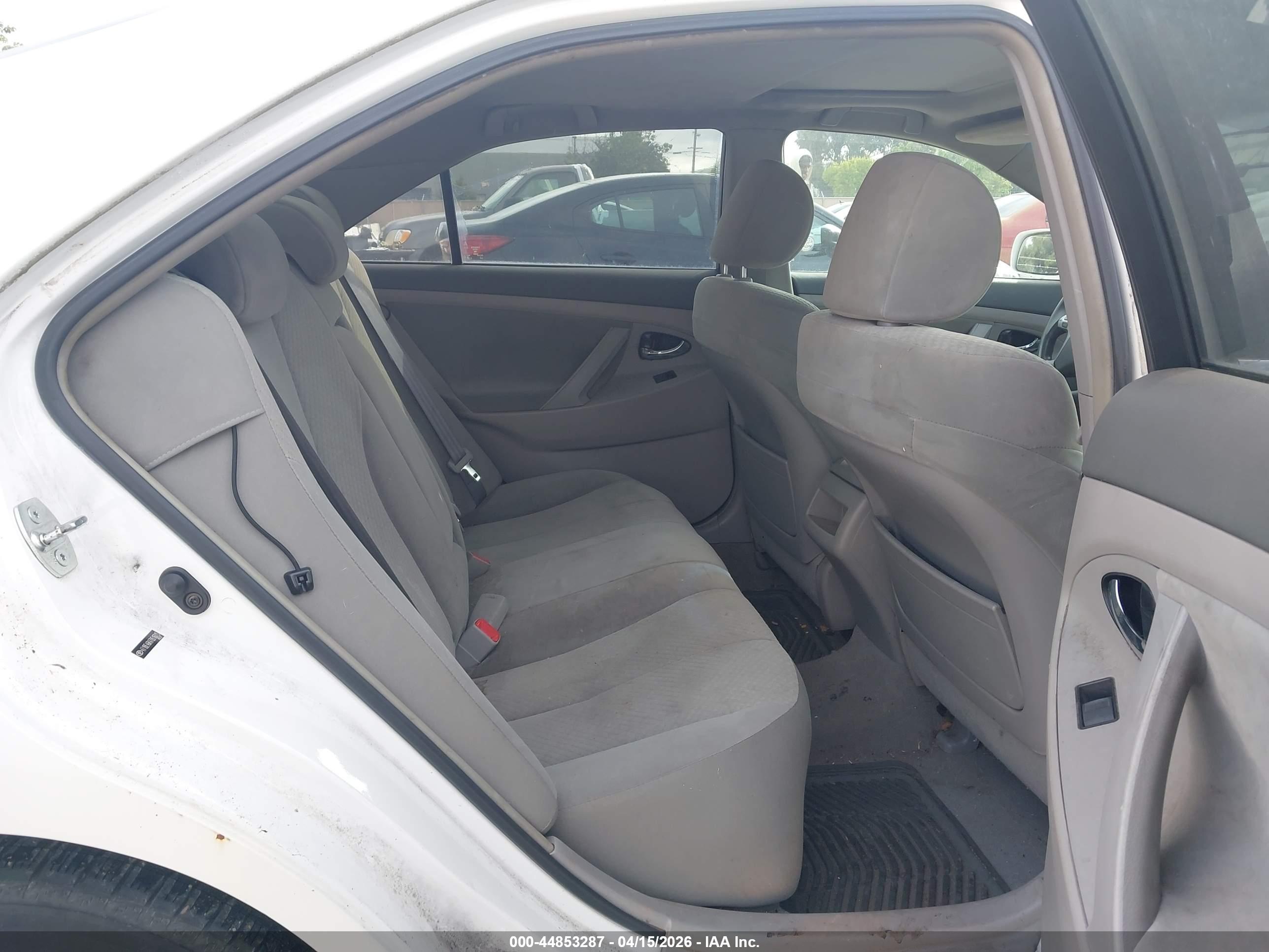 TOYOTA CAMRY image 8