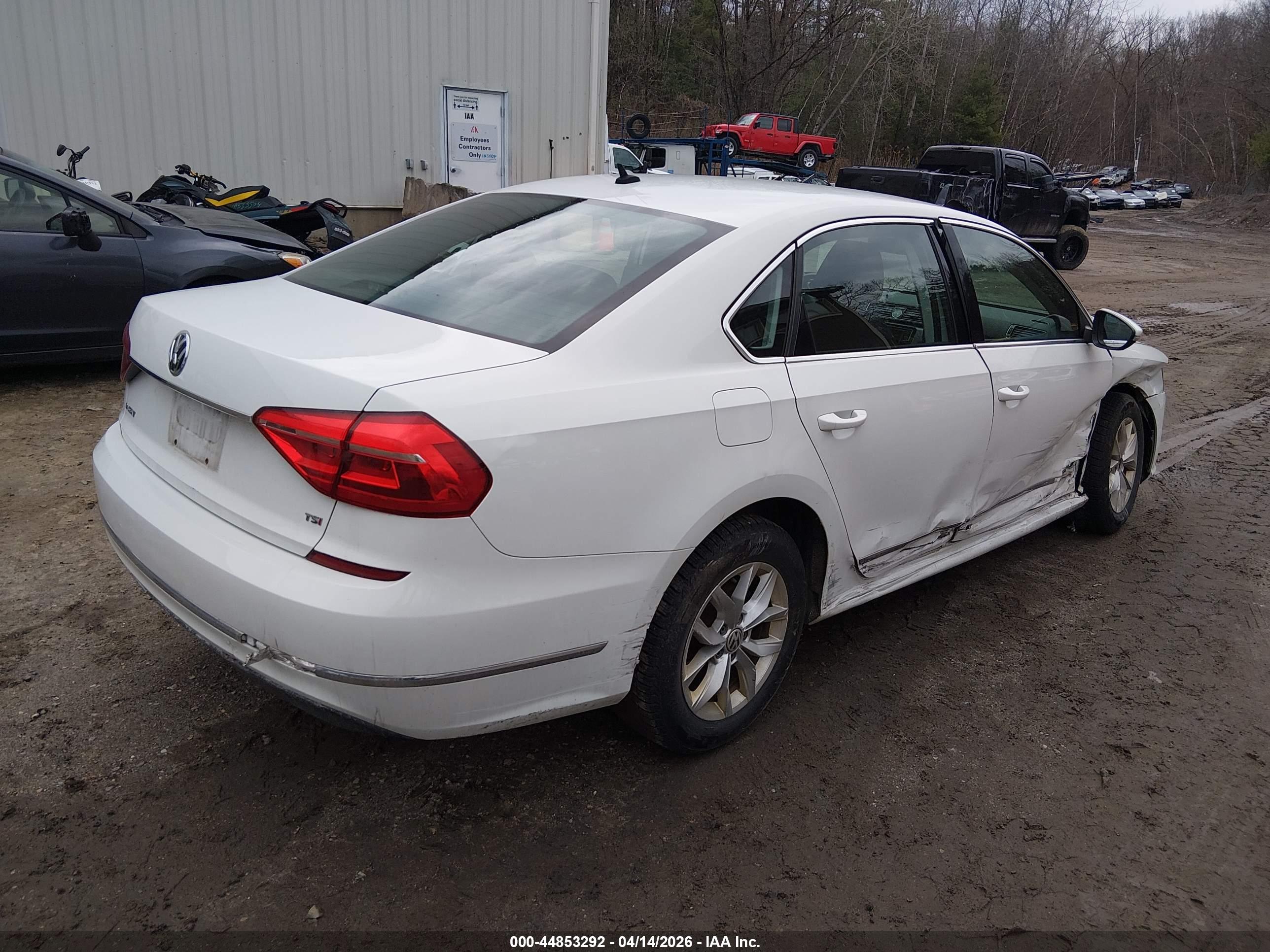VOLKSWAGEN PASSAT image 4