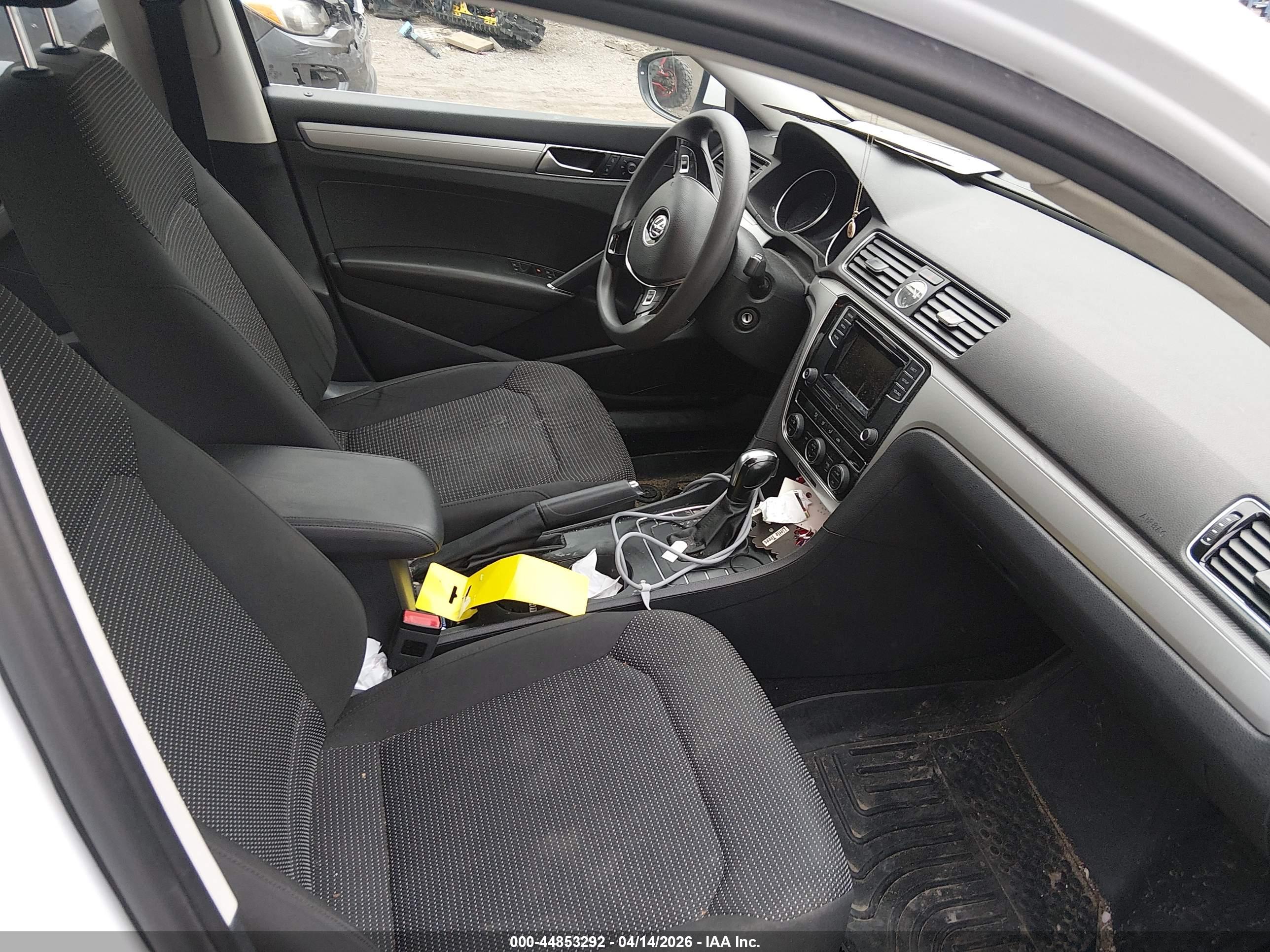 VOLKSWAGEN PASSAT image 5