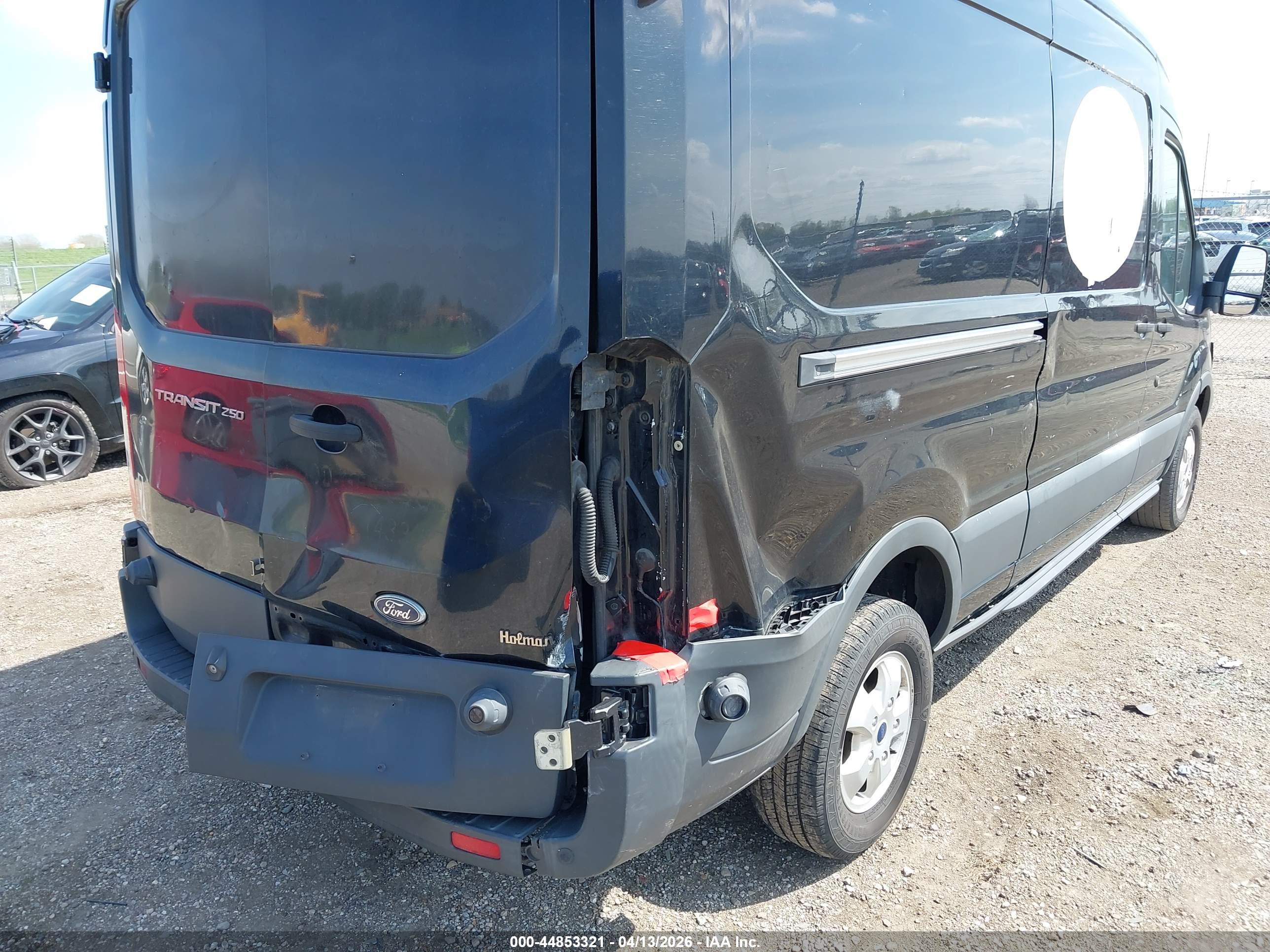 FORD TRANSIT-250 image 6