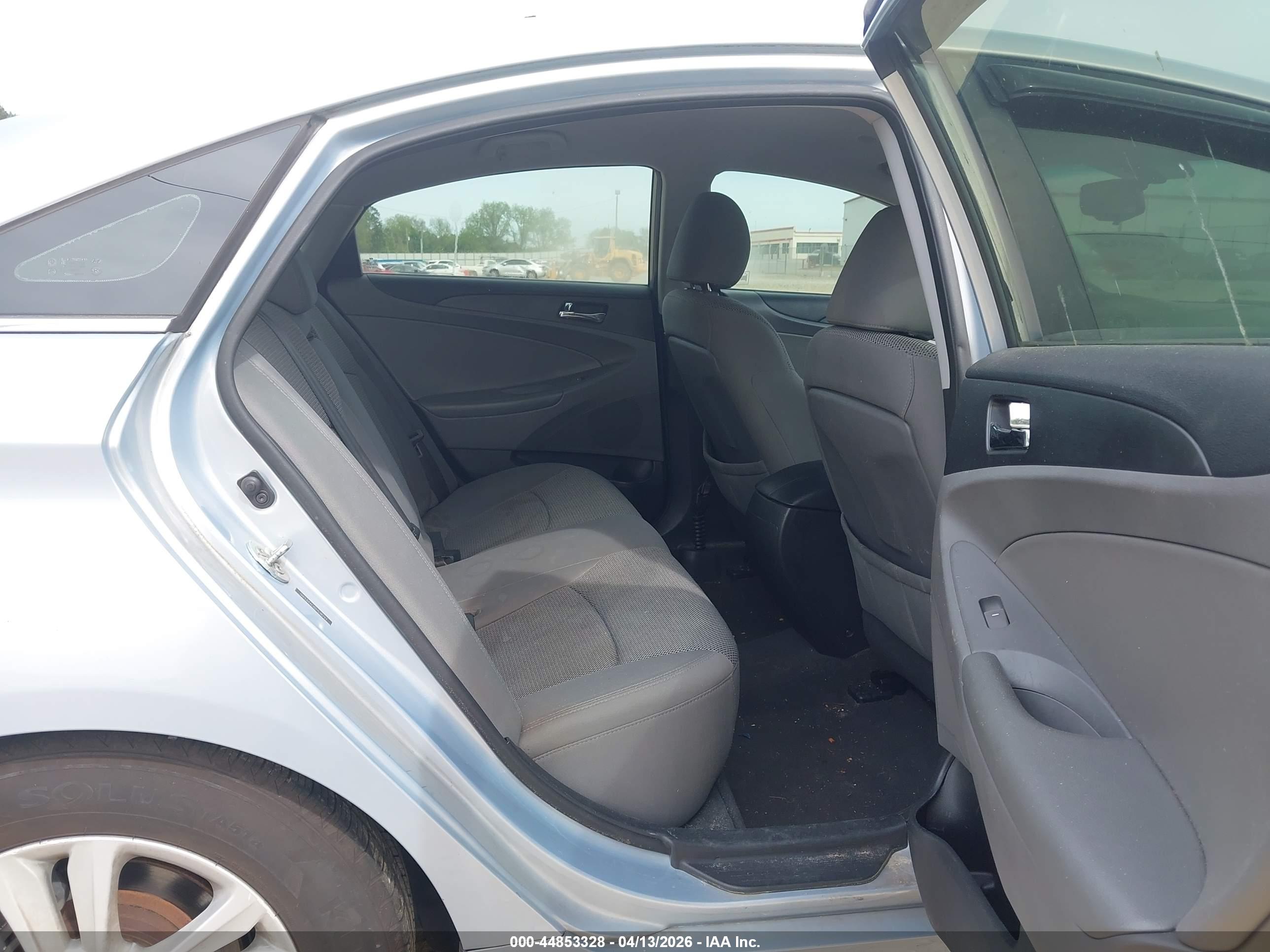 HYUNDAI SONATA image 8