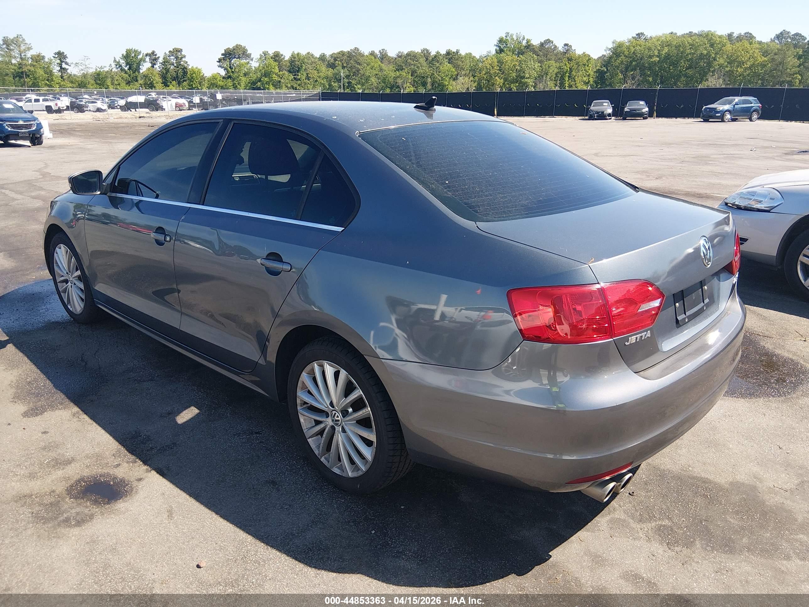 VOLKSWAGEN JETTA image 3